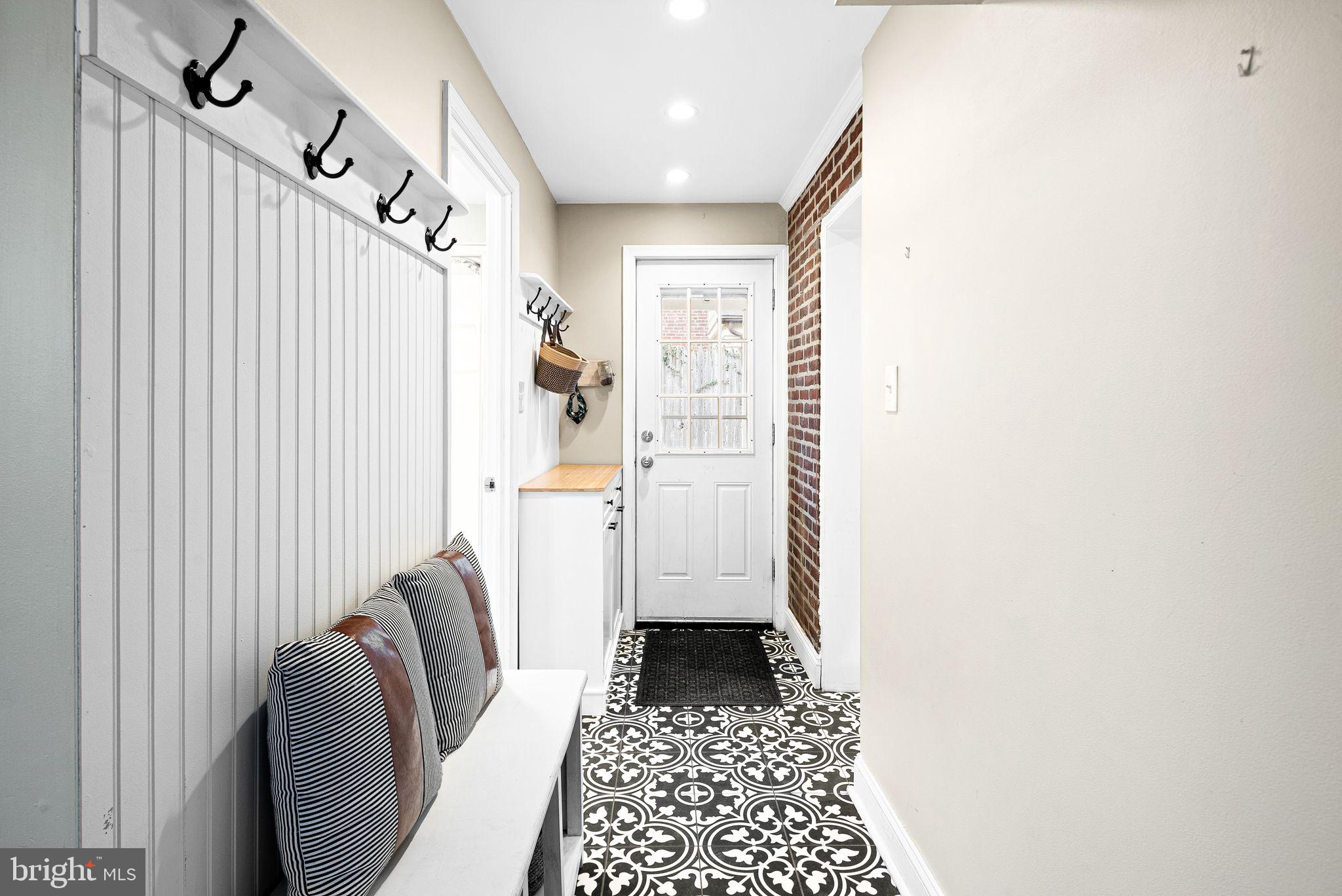 TWICKENHAM VILLAGE - Residential