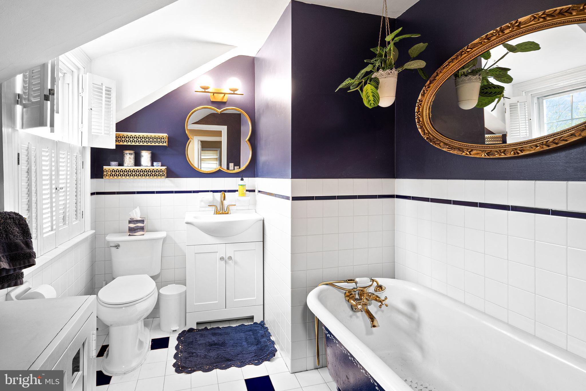 TWICKENHAM VILLAGE - Residential