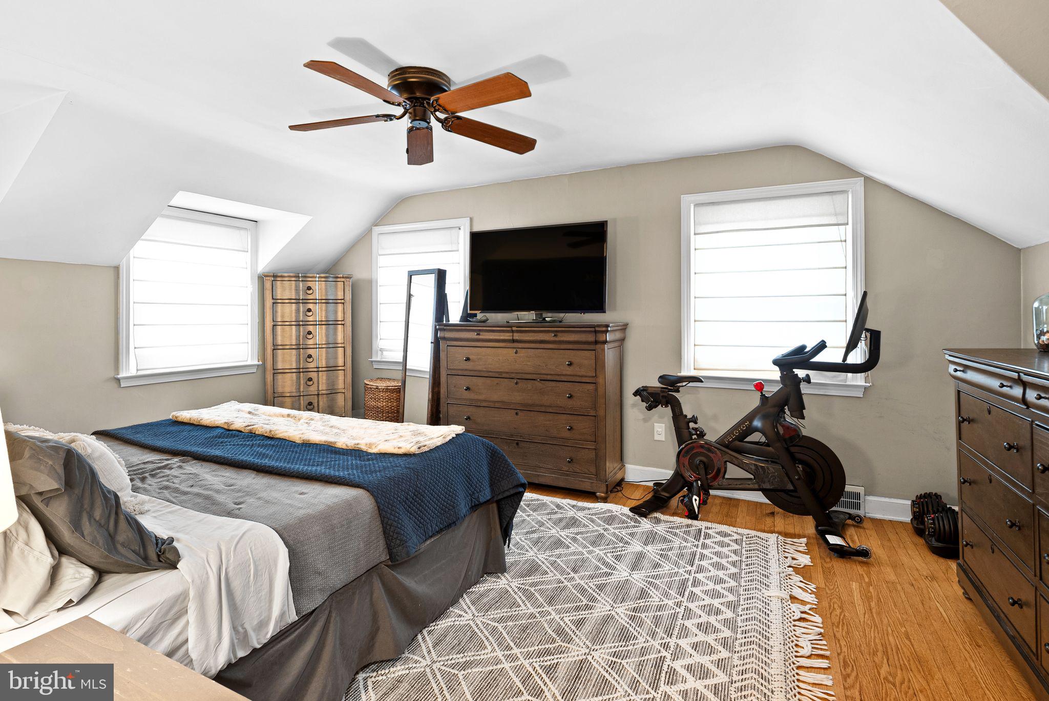 TWICKENHAM VILLAGE - Residential