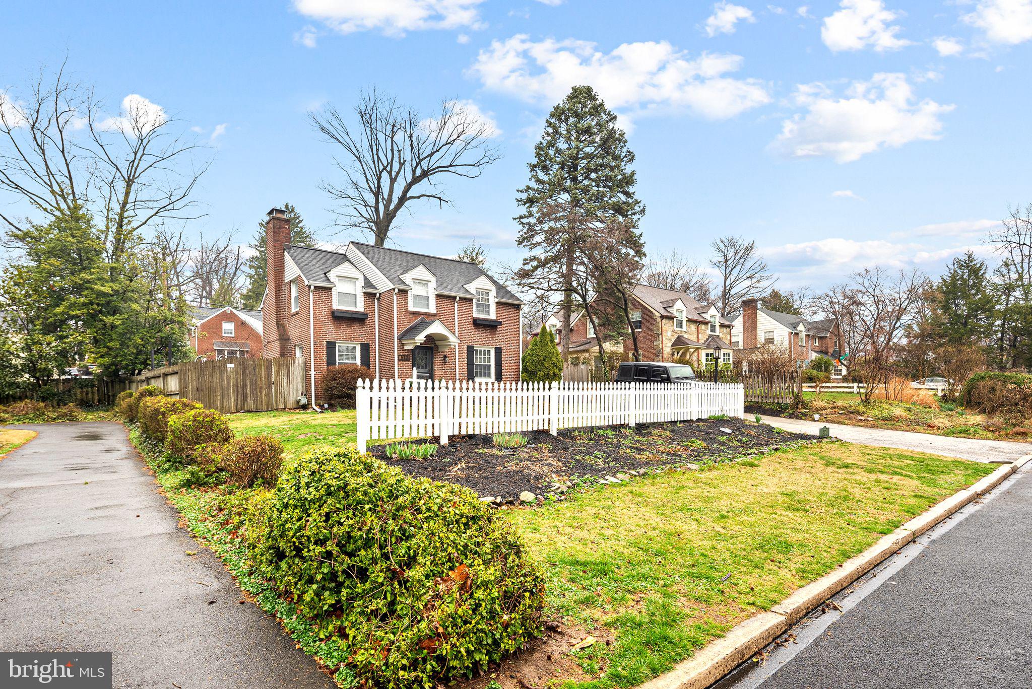 TWICKENHAM VILLAGE - Residential