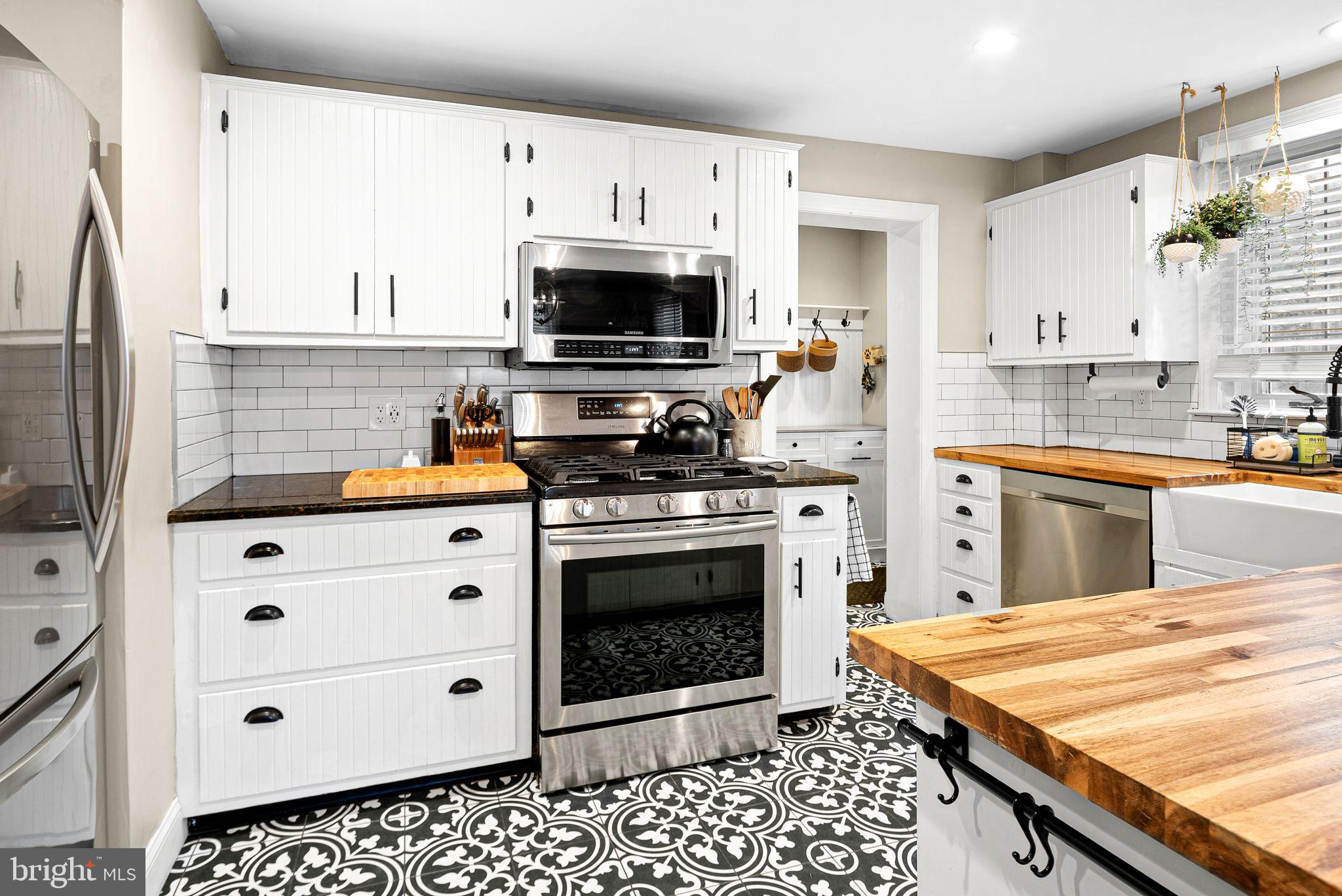 TWICKENHAM VILLAGE - Residential