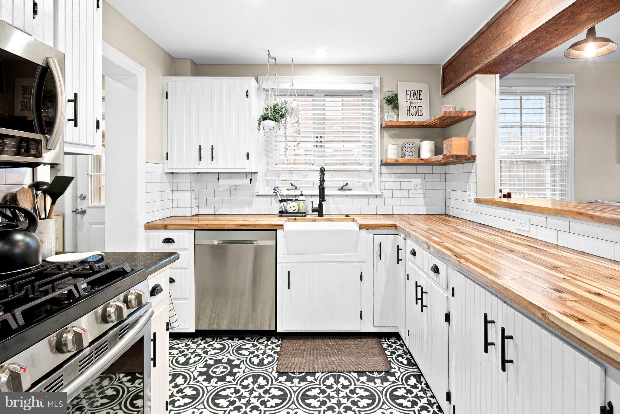 TWICKENHAM VILLAGE - Residential