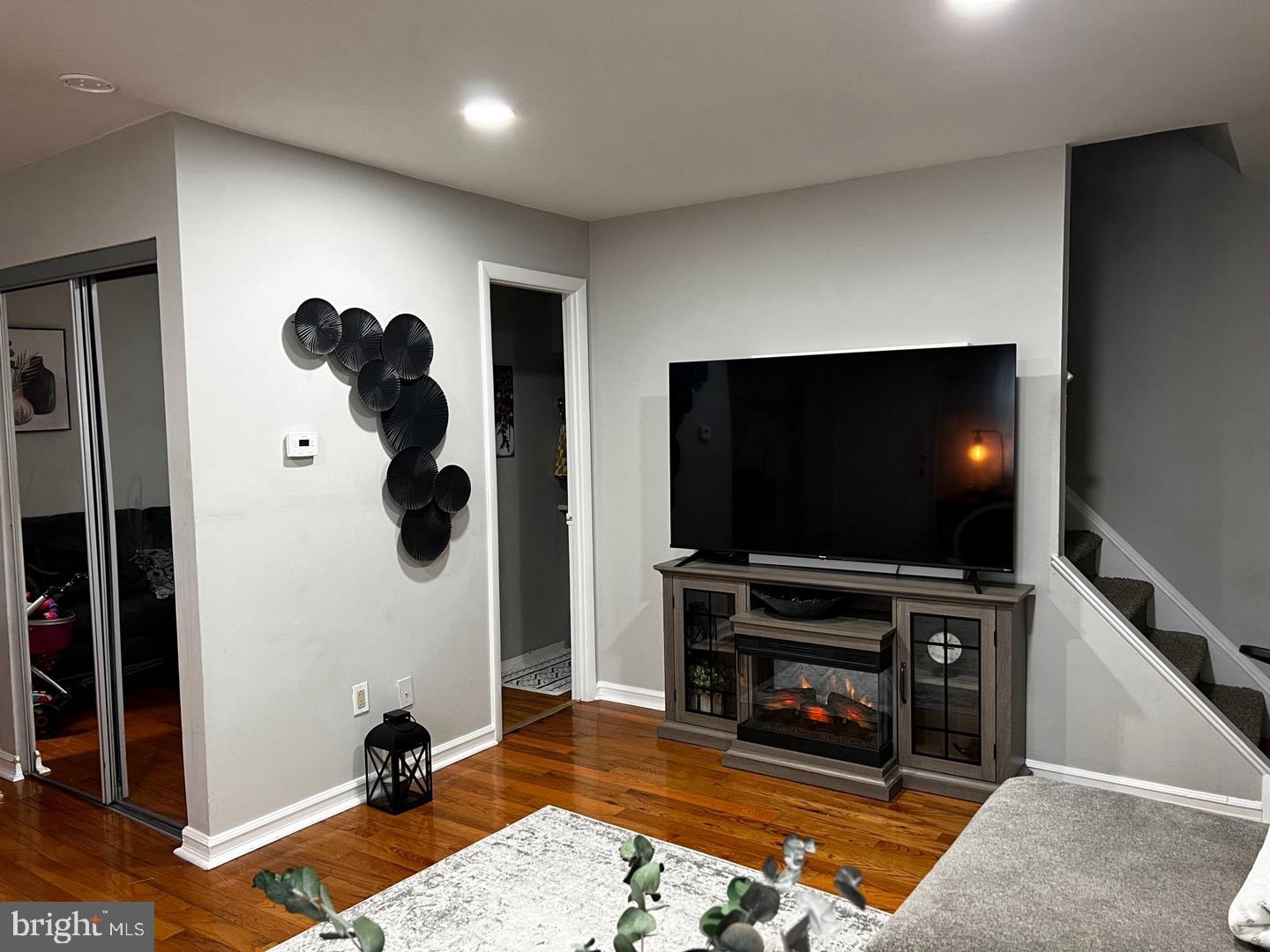 607 EDISON AVENUE 607H