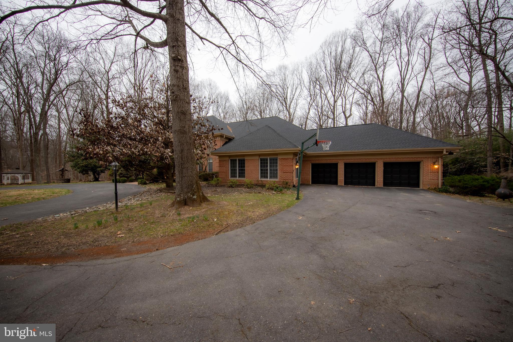 BURLEIGH MANOR - Residential