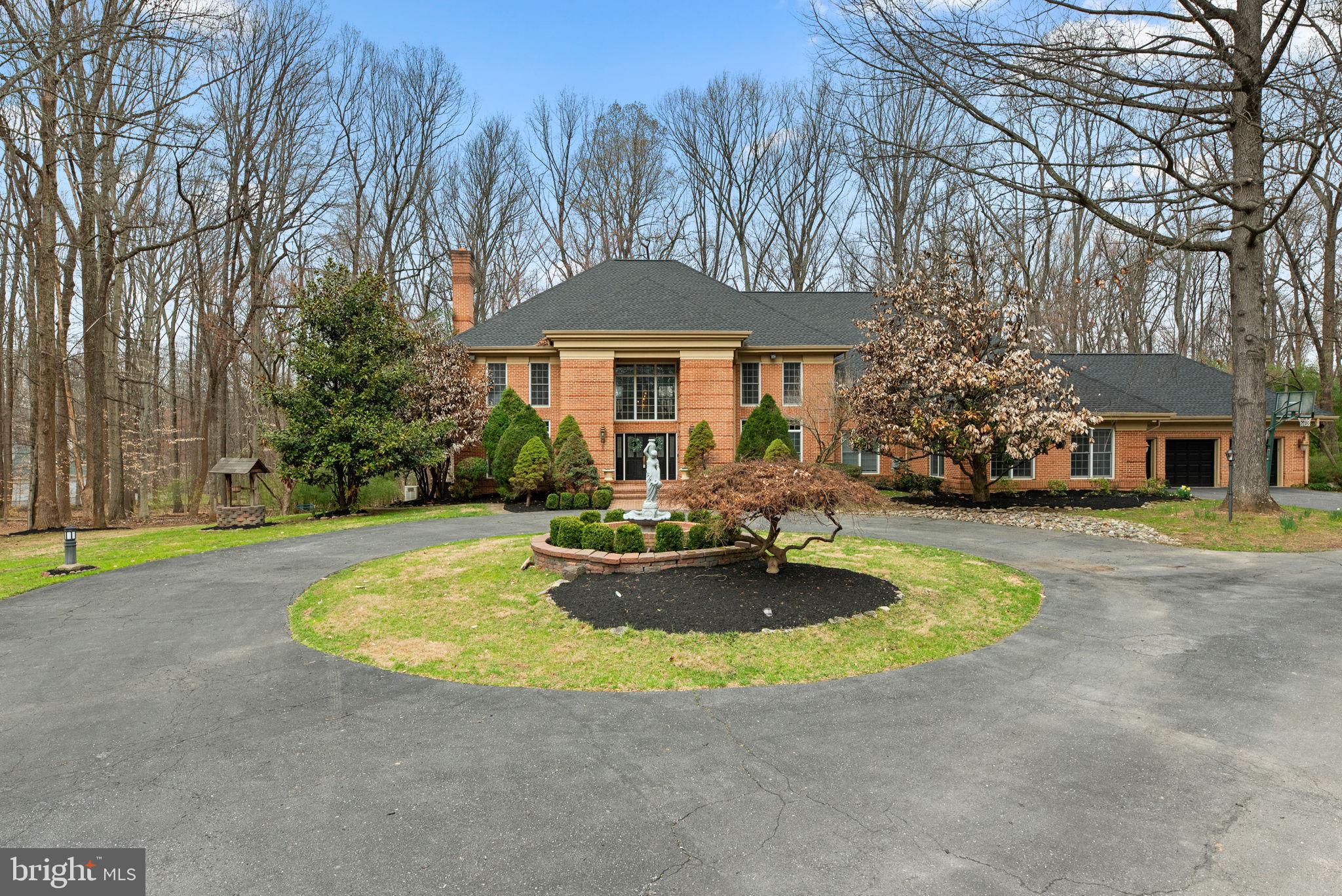 BURLEIGH MANOR - Residential