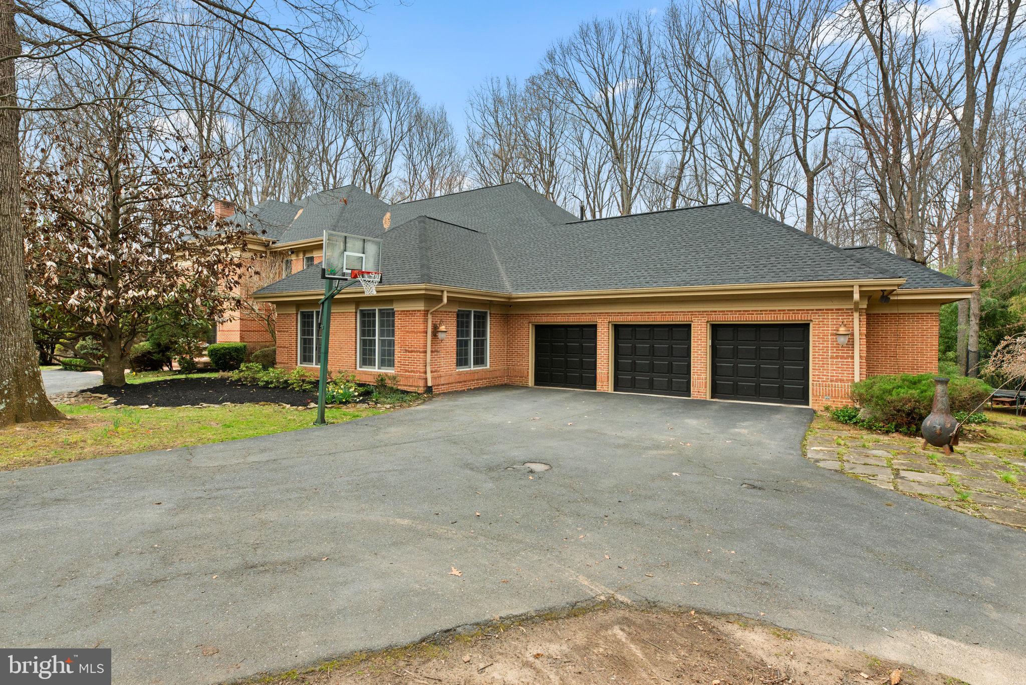 BURLEIGH MANOR - Residential