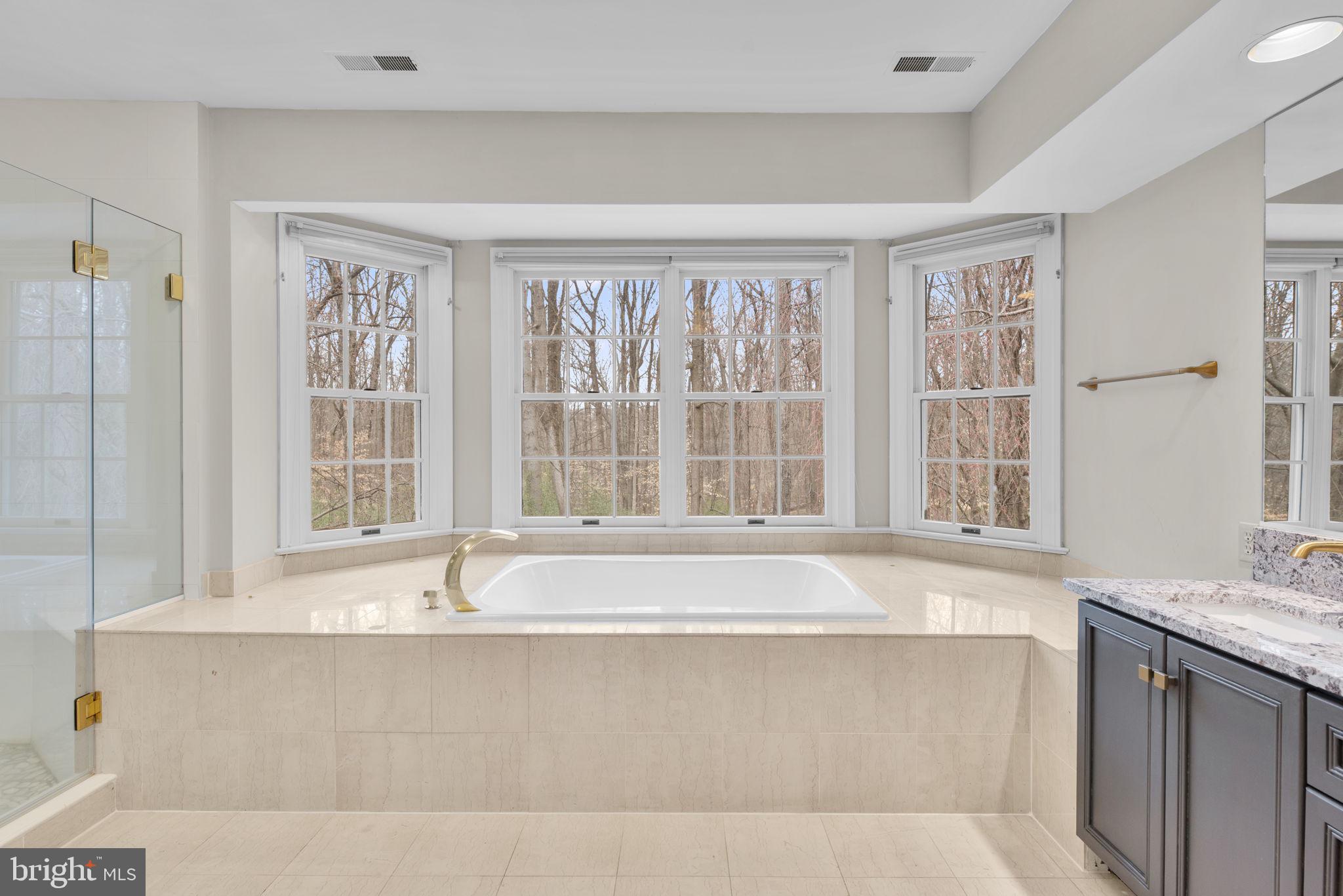 BURLEIGH MANOR - Residential