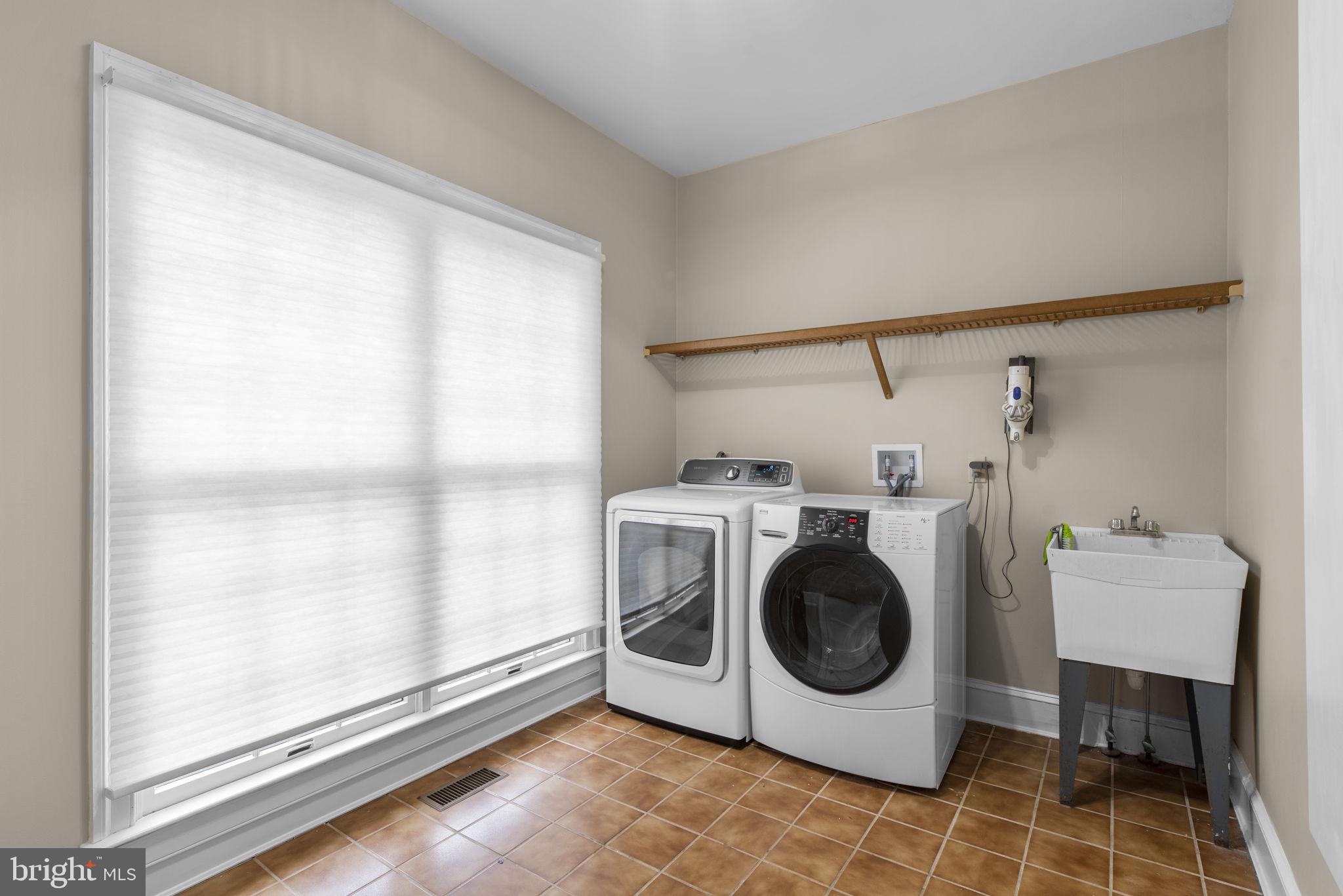 BURLEIGH MANOR - Residential