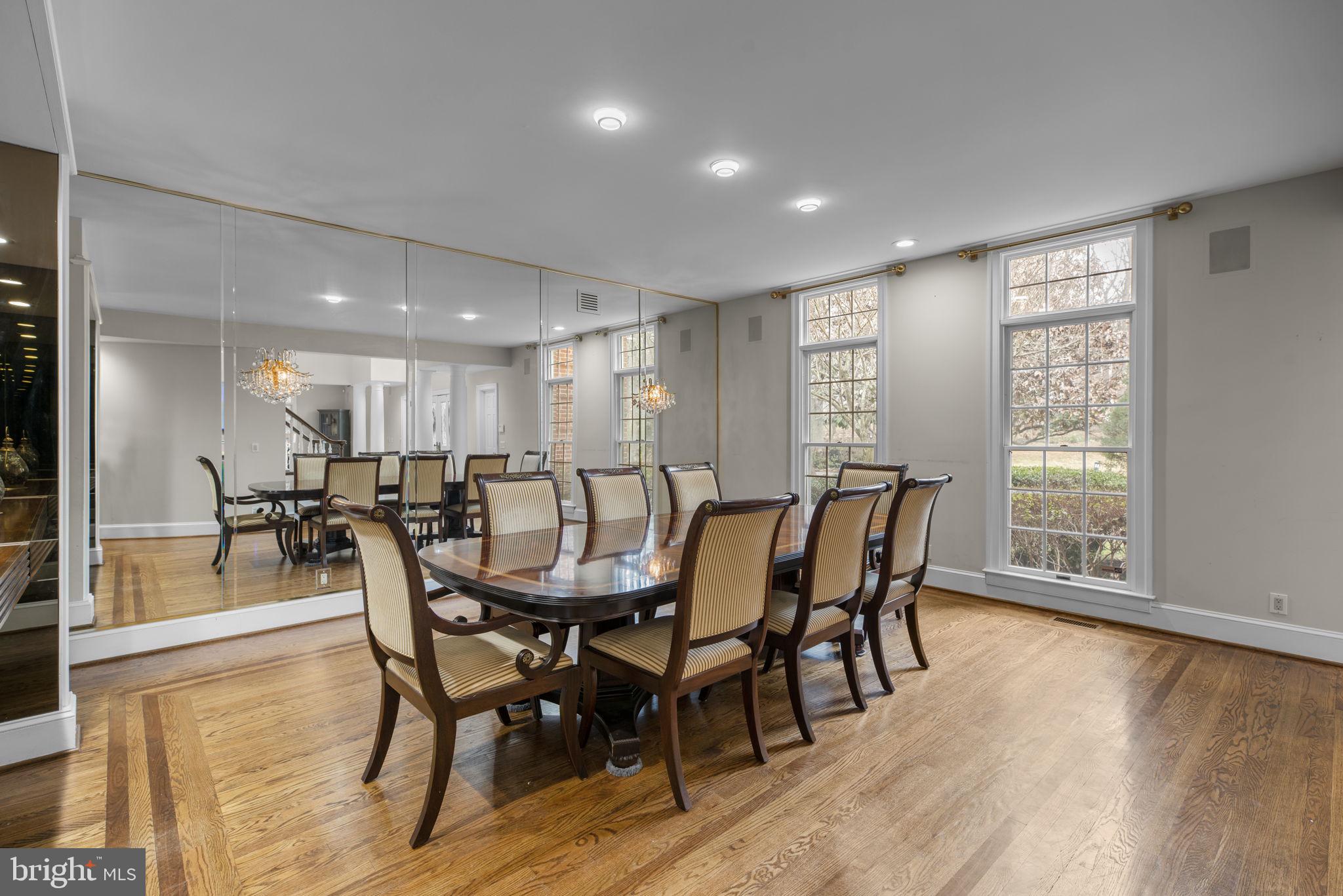 BURLEIGH MANOR - Residential