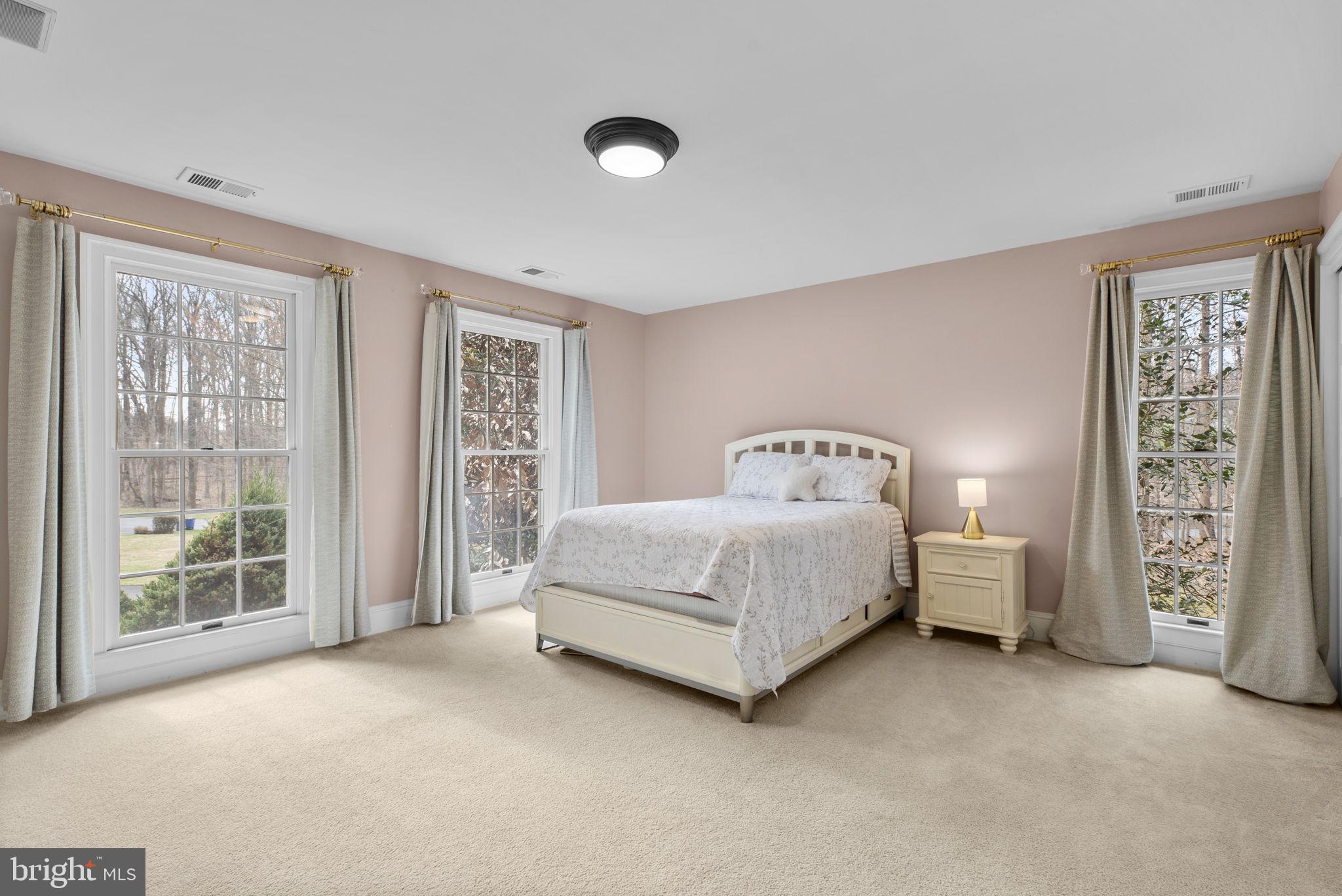 BURLEIGH MANOR - Residential