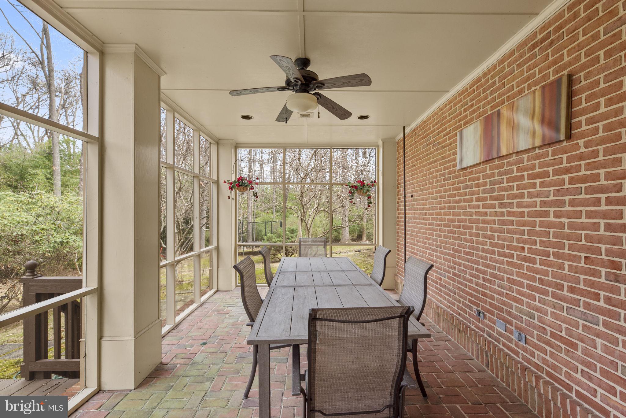 BURLEIGH MANOR - Residential