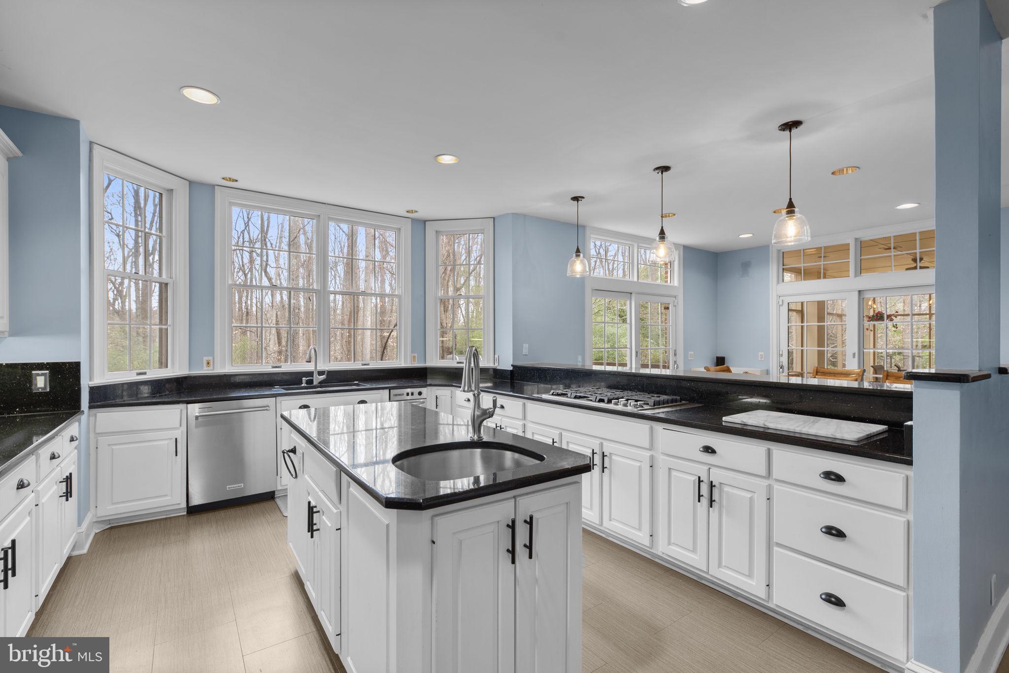 BURLEIGH MANOR - Residential