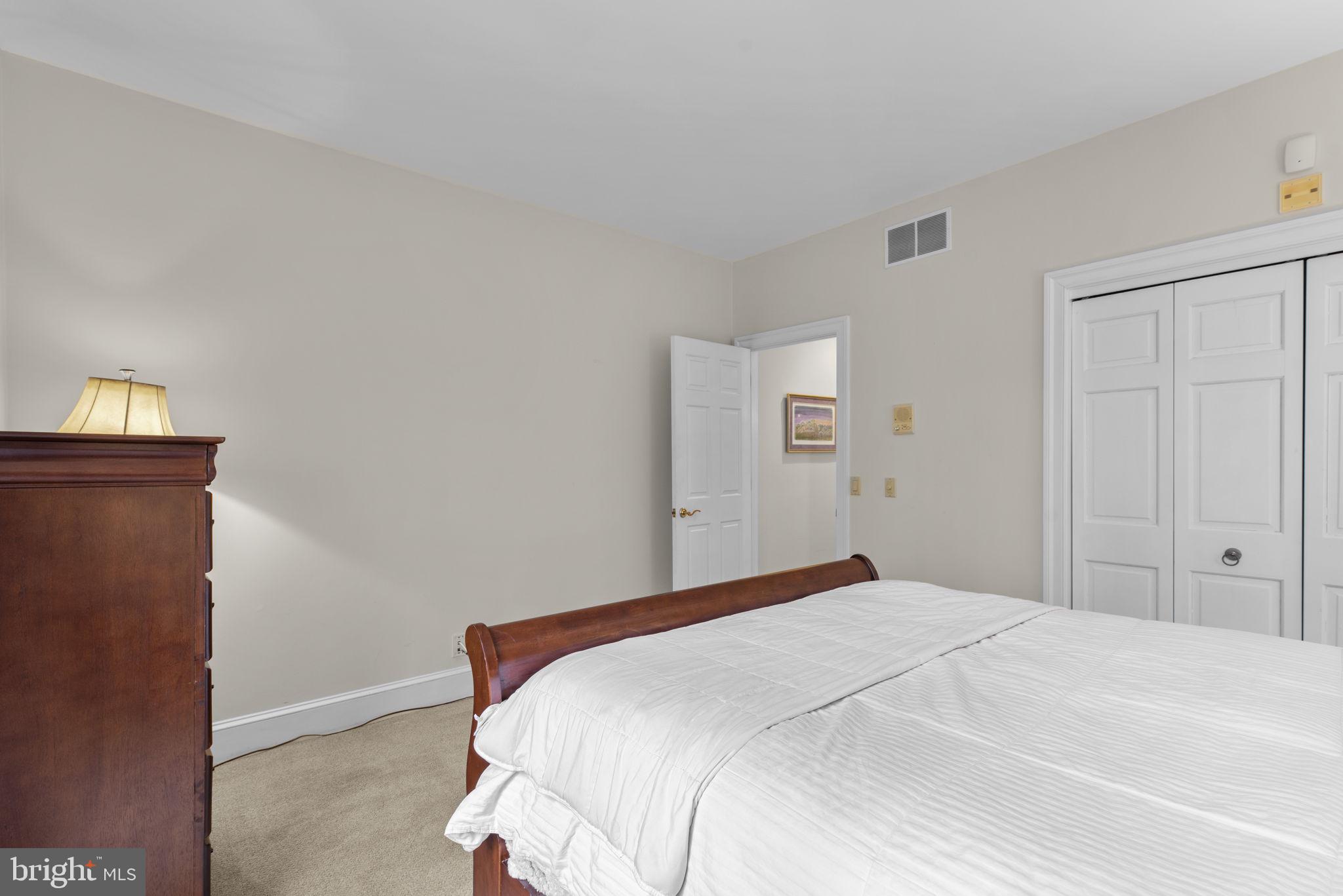 BURLEIGH MANOR - Residential