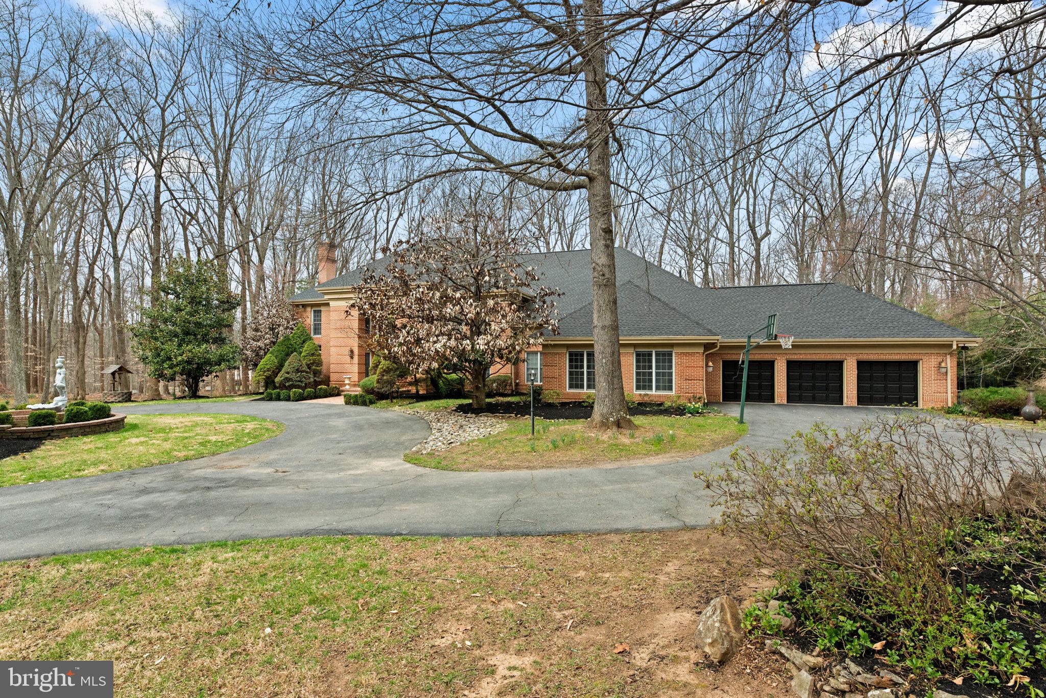 BURLEIGH MANOR - Residential