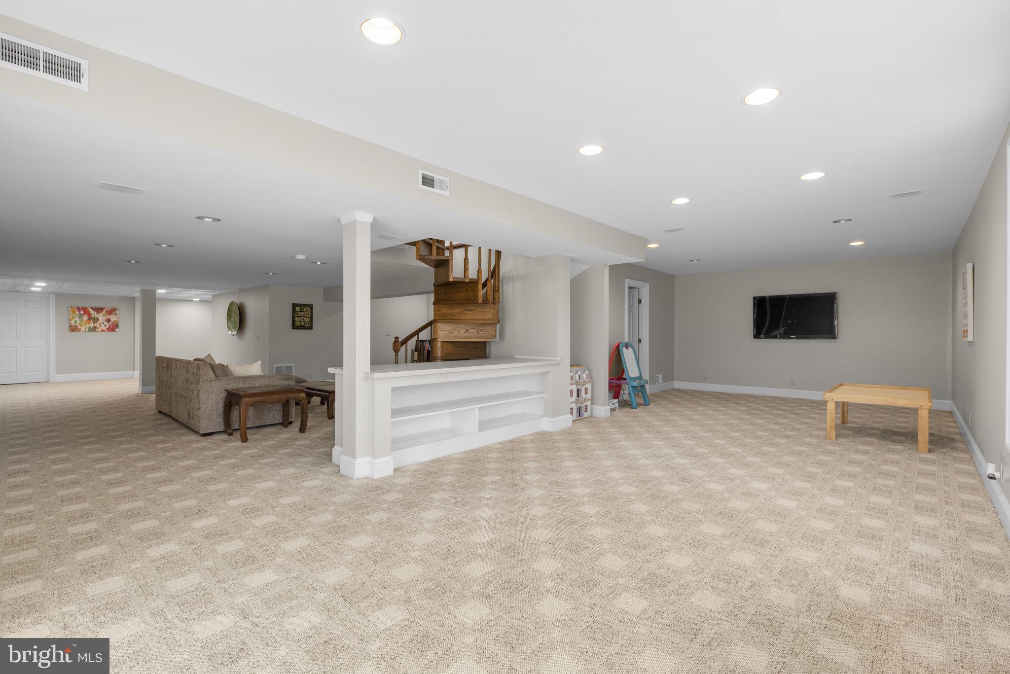 BURLEIGH MANOR - Residential