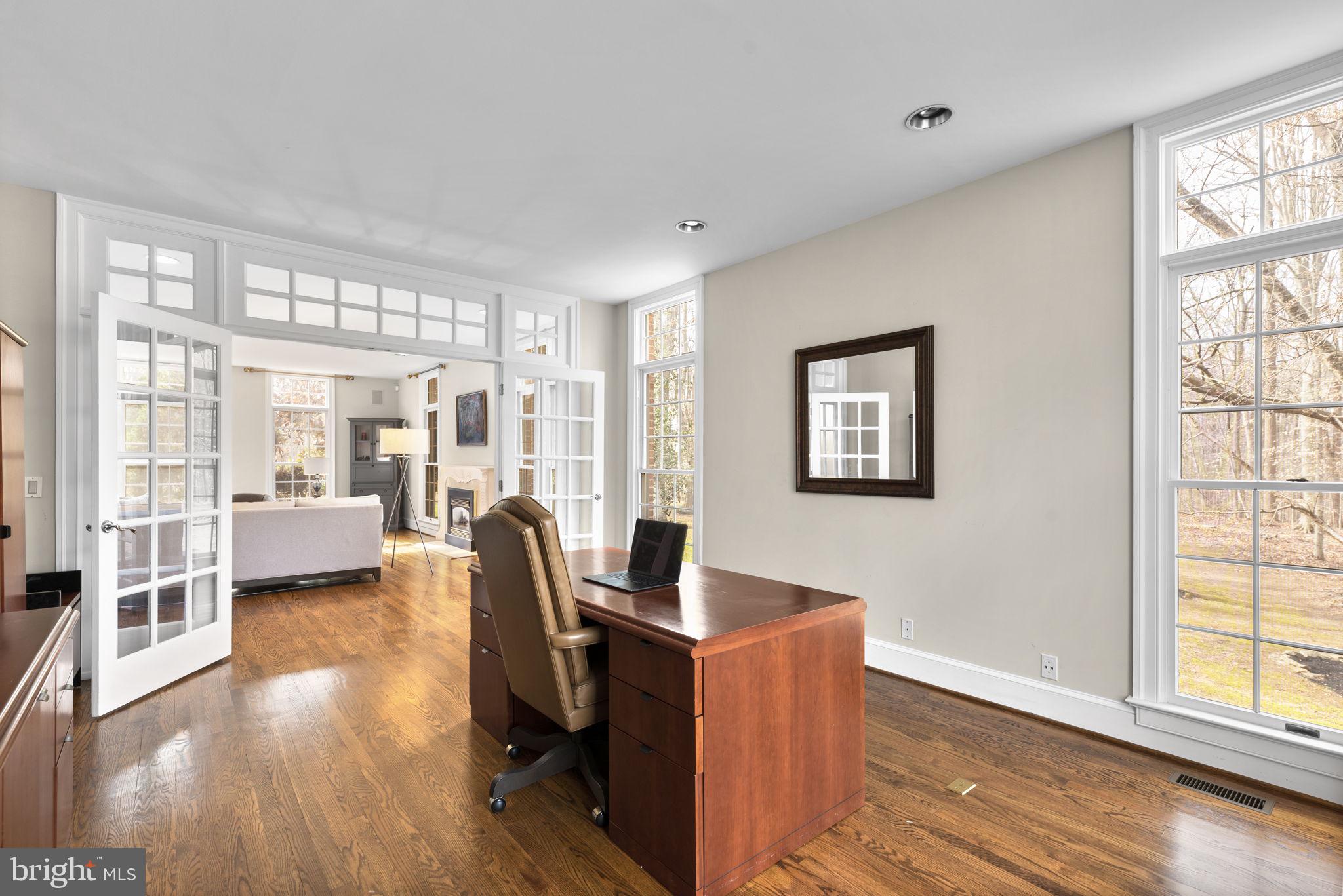 BURLEIGH MANOR - Residential