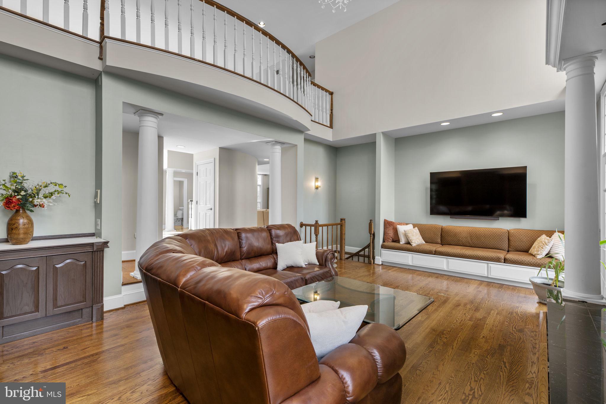 BURLEIGH MANOR - Residential