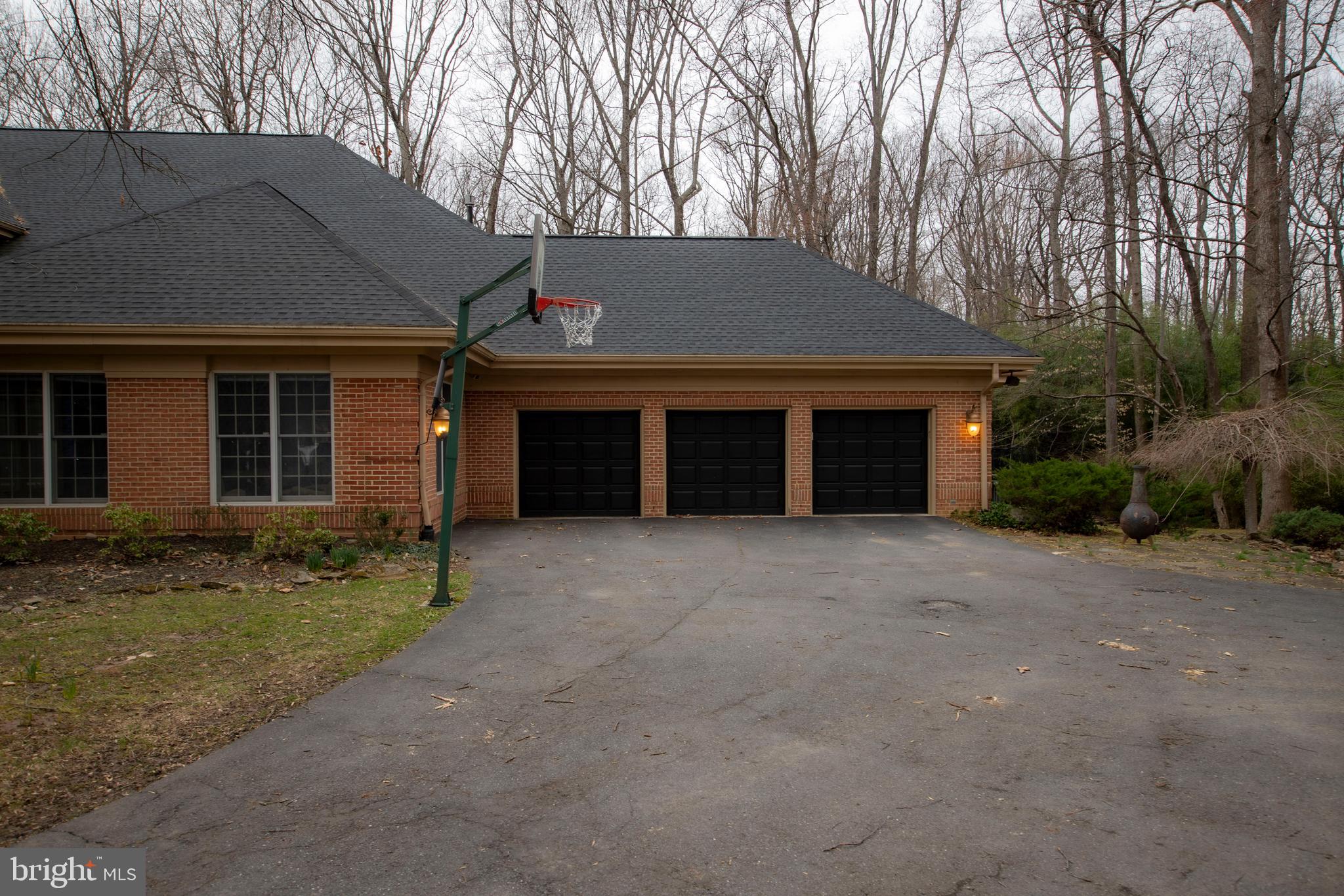 BURLEIGH MANOR - Residential