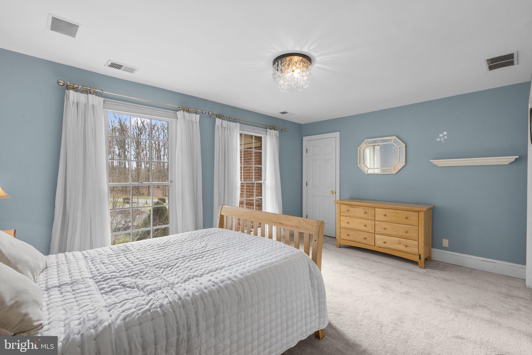 BURLEIGH MANOR - Residential