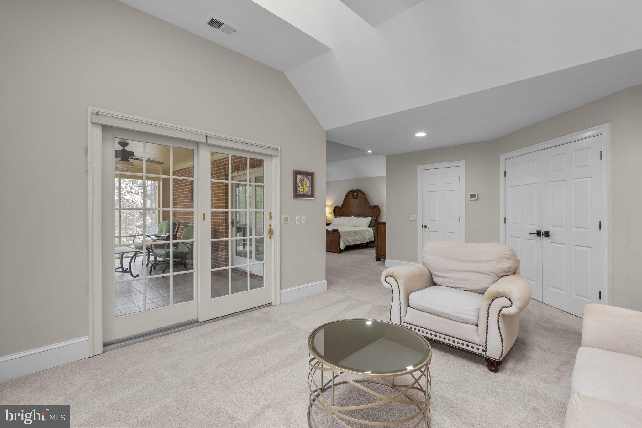 BURLEIGH MANOR - Residential