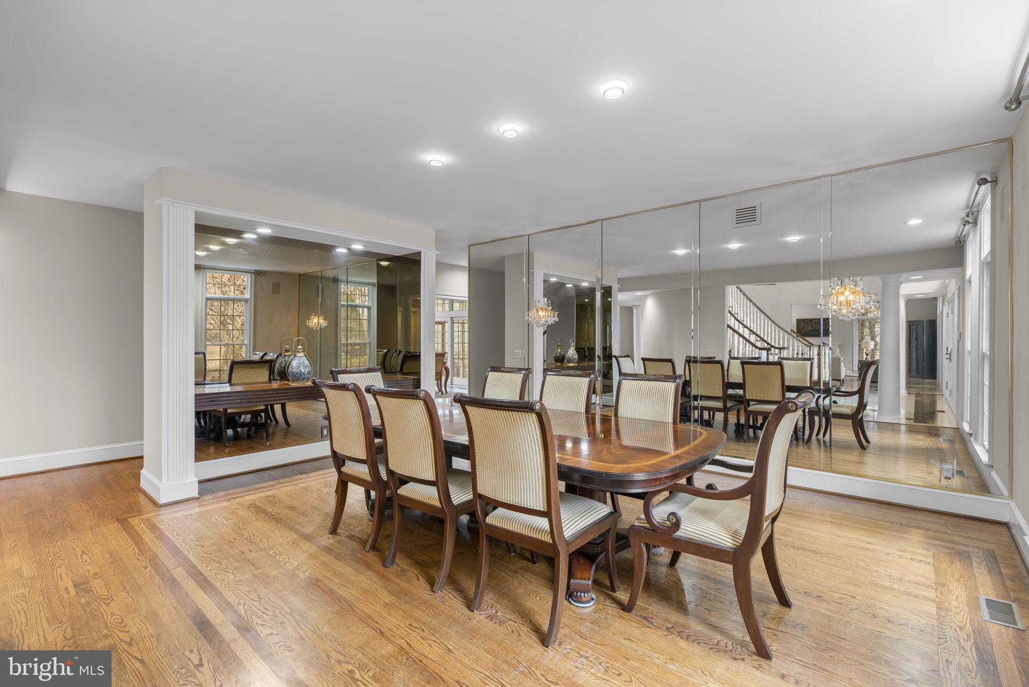 BURLEIGH MANOR - Residential