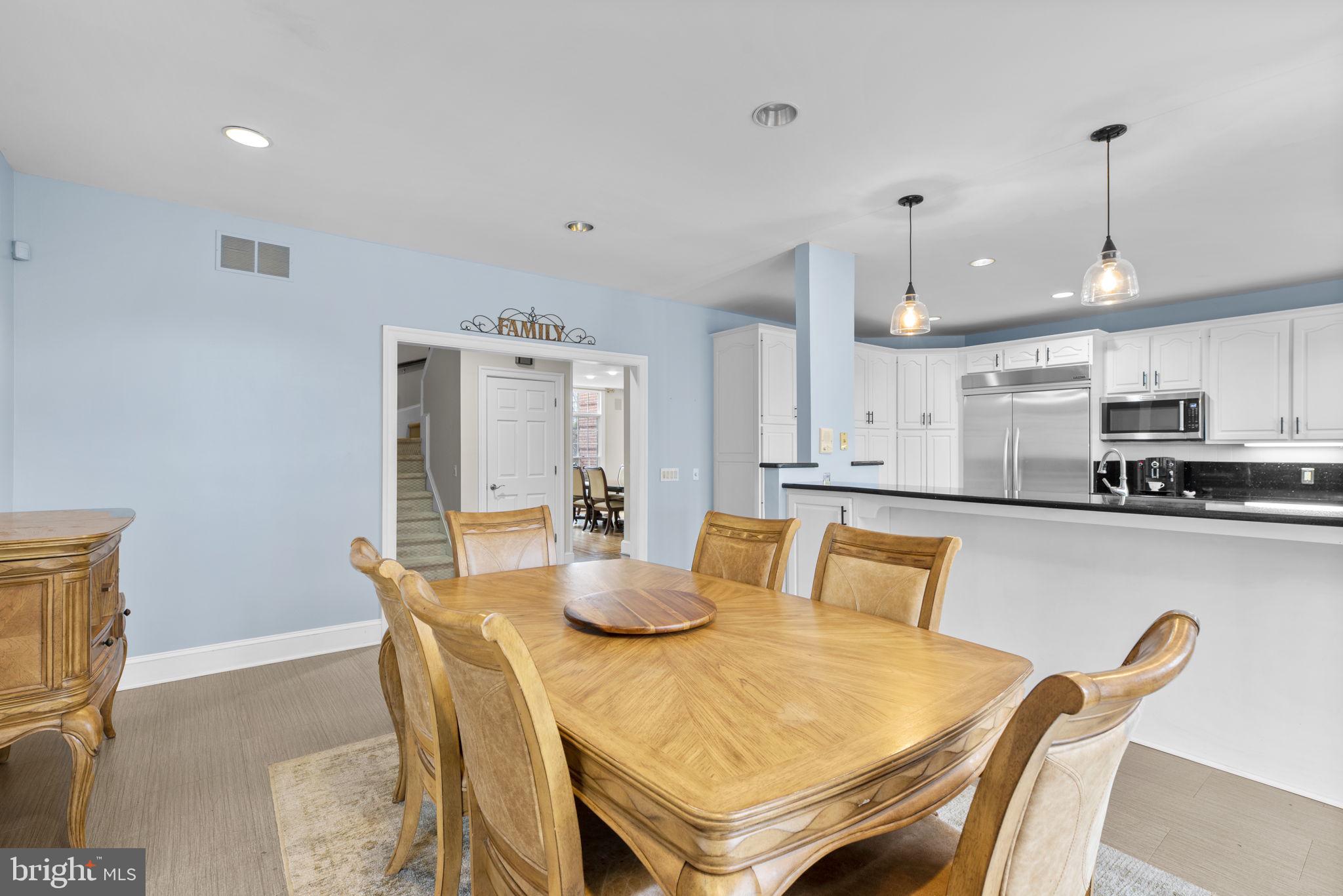 BURLEIGH MANOR - Residential