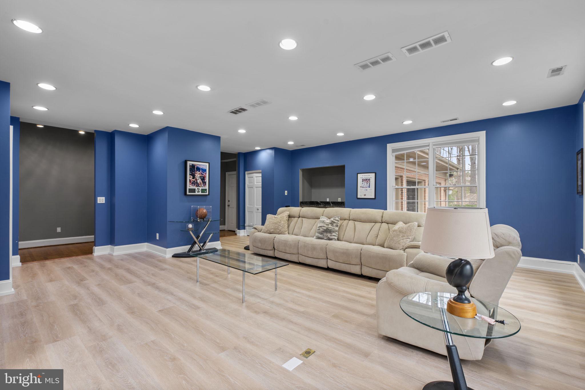 BURLEIGH MANOR - Residential