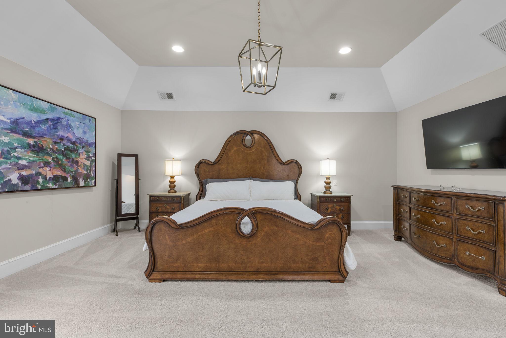 BURLEIGH MANOR - Residential