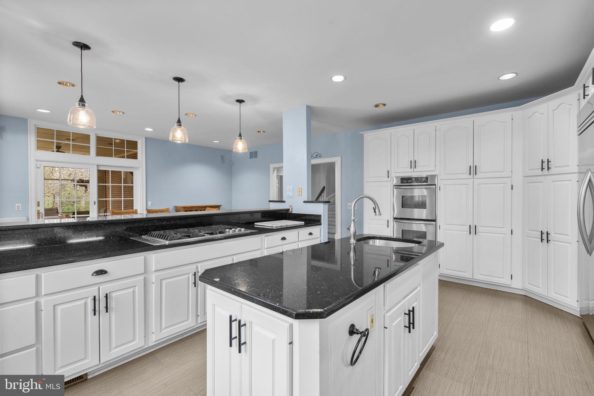 BURLEIGH MANOR - Residential