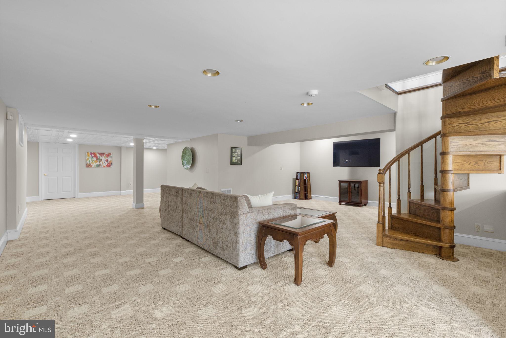 BURLEIGH MANOR - Residential