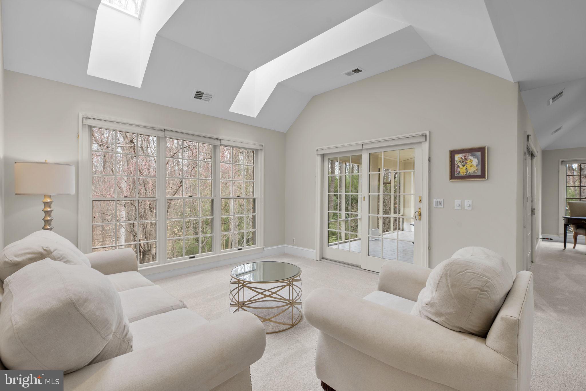 BURLEIGH MANOR - Residential