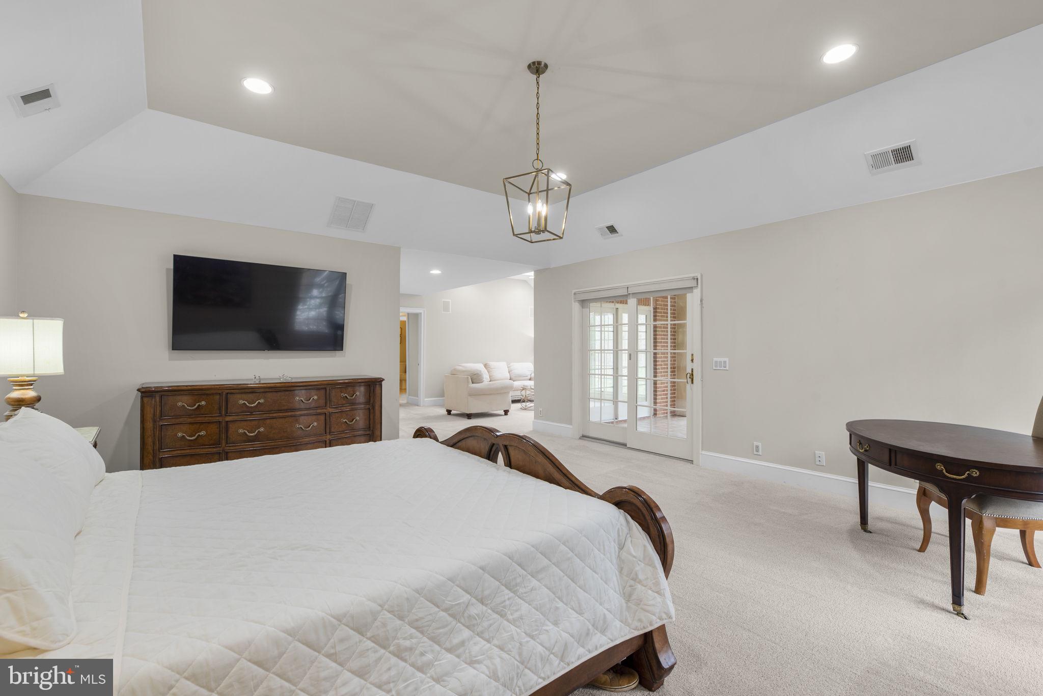 BURLEIGH MANOR - Residential