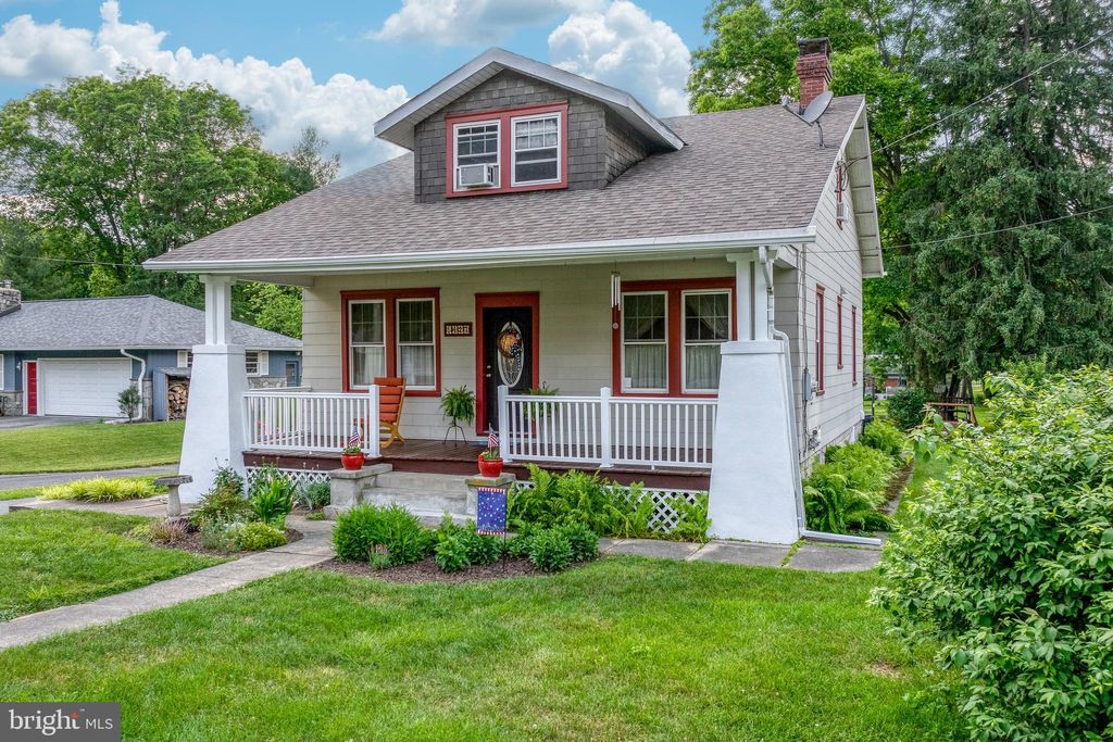 Photo of 1427 New Holland Pike, Lancaster, PA 17601 (MLS # PALA2051272)