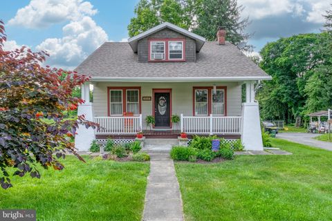 Photo of 1427 New Holland Pike, Lancaster, PA 17601 (MLS # PALA2051272)