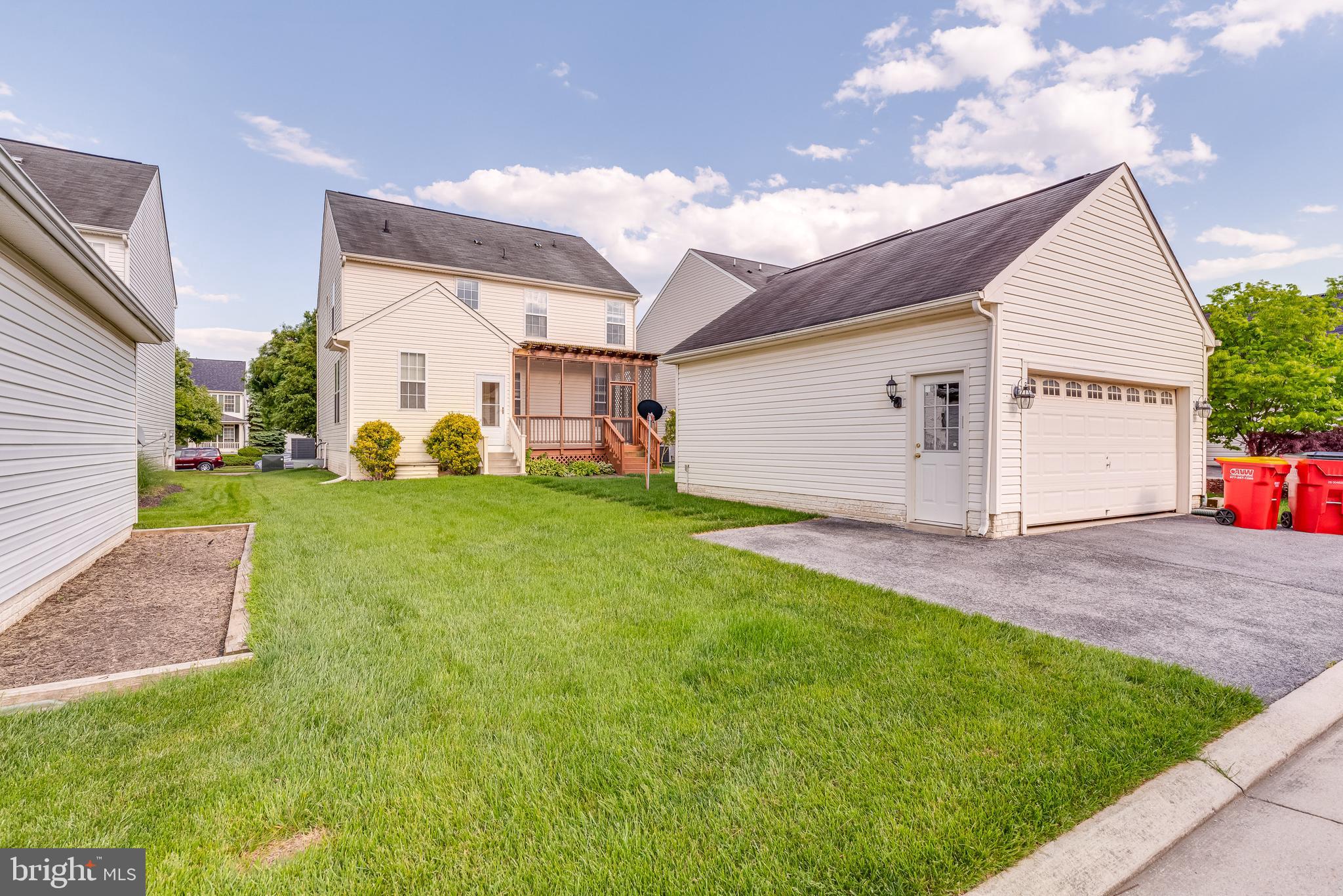 LAKELAND PLACE - Residential