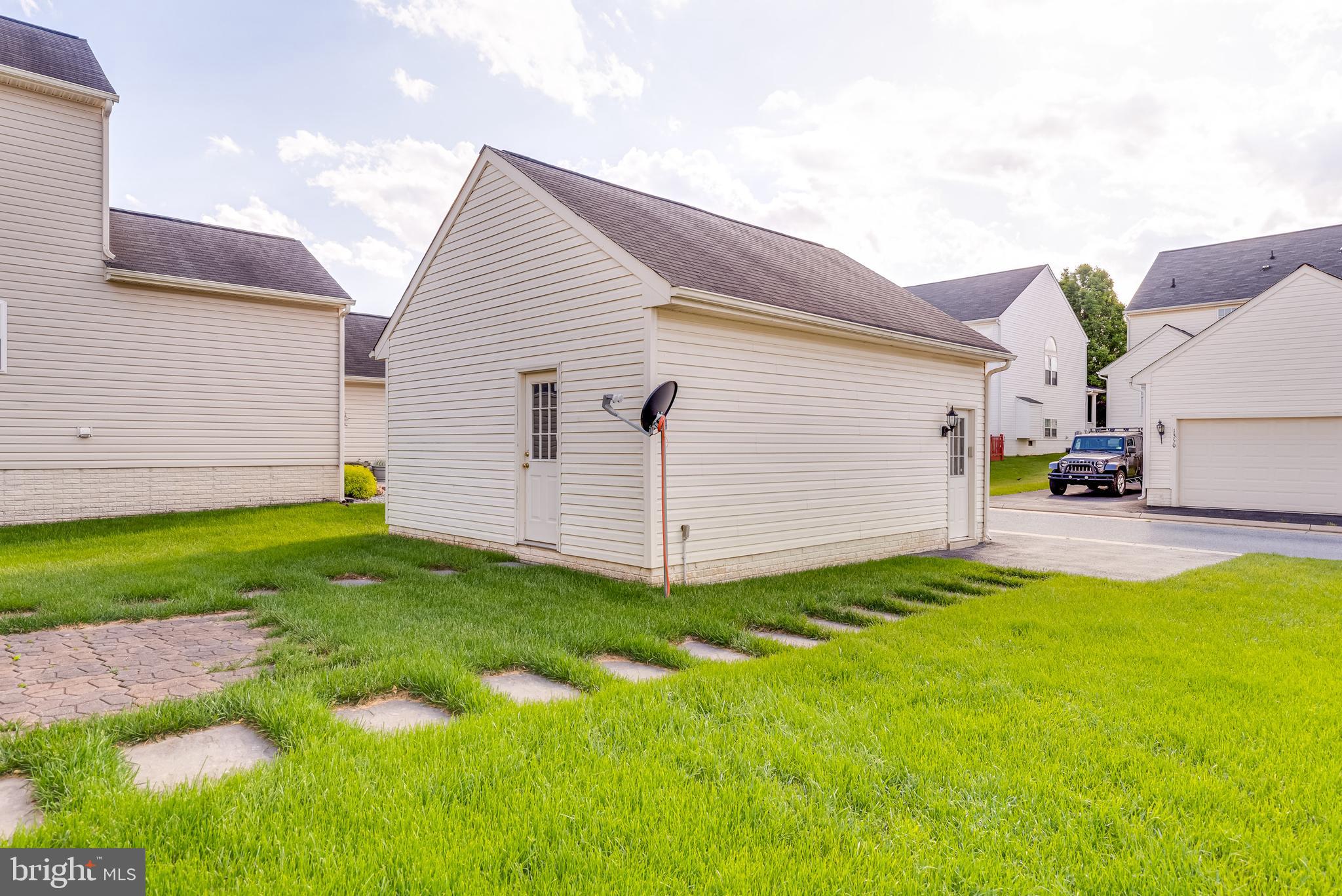 LAKELAND PLACE - Residential