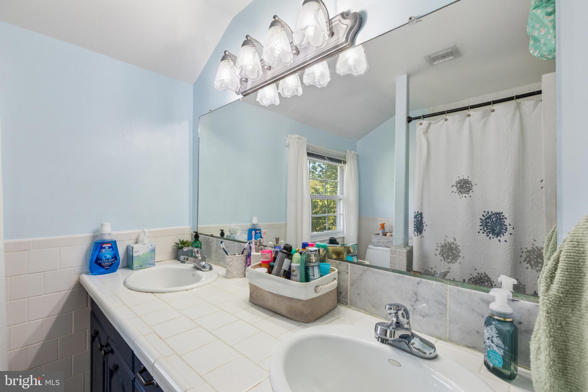 FOUNTAIN HILL - Residential