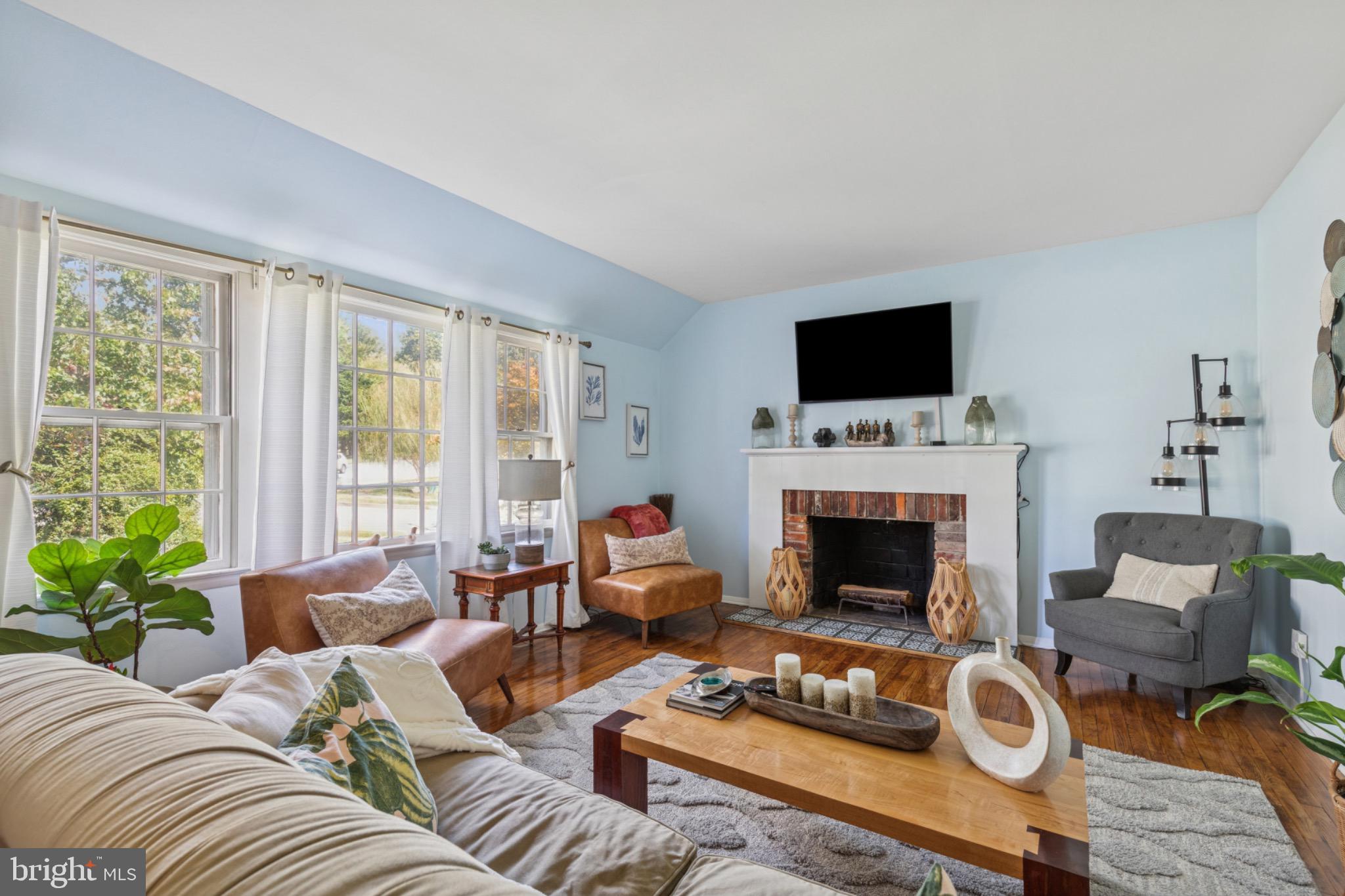 2125 FOLKSTONE ROAD