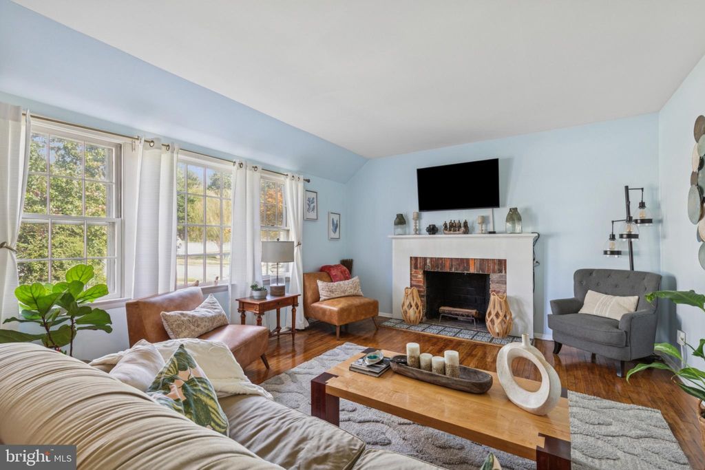 Photo of 2125 Folkstone Road, LUTHERVILLE TIMONIUM, MD 21093 (MLS # MDBC2142190)