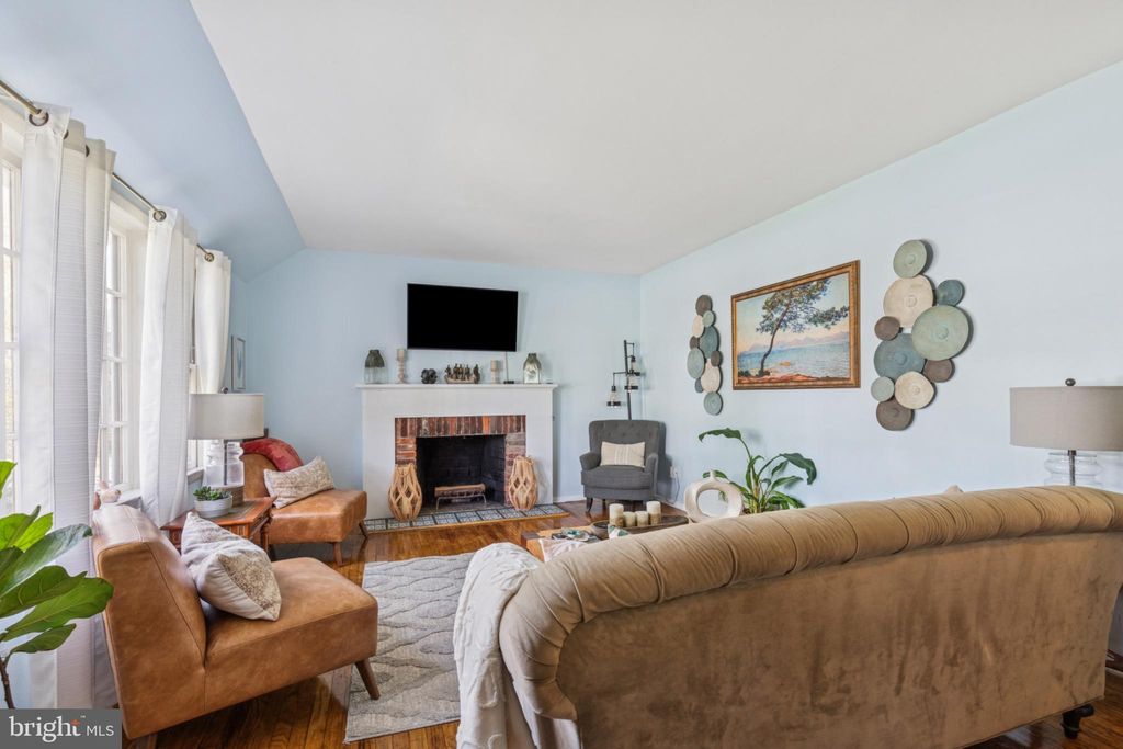 Photo of 2125 Folkstone Road, LUTHERVILLE TIMONIUM, MD 21093 (MLS # MDBC2142190)