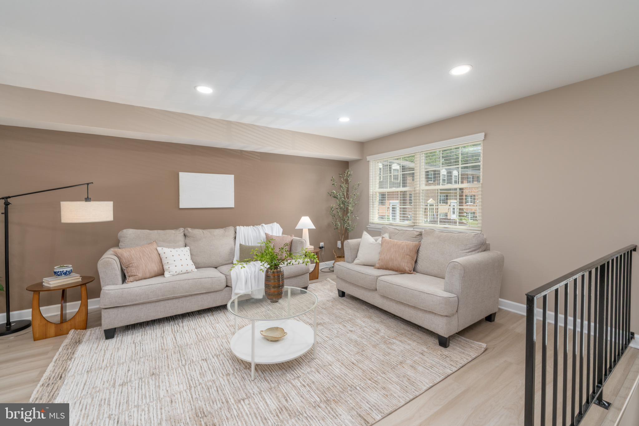 26 GOLDEN HILL CT