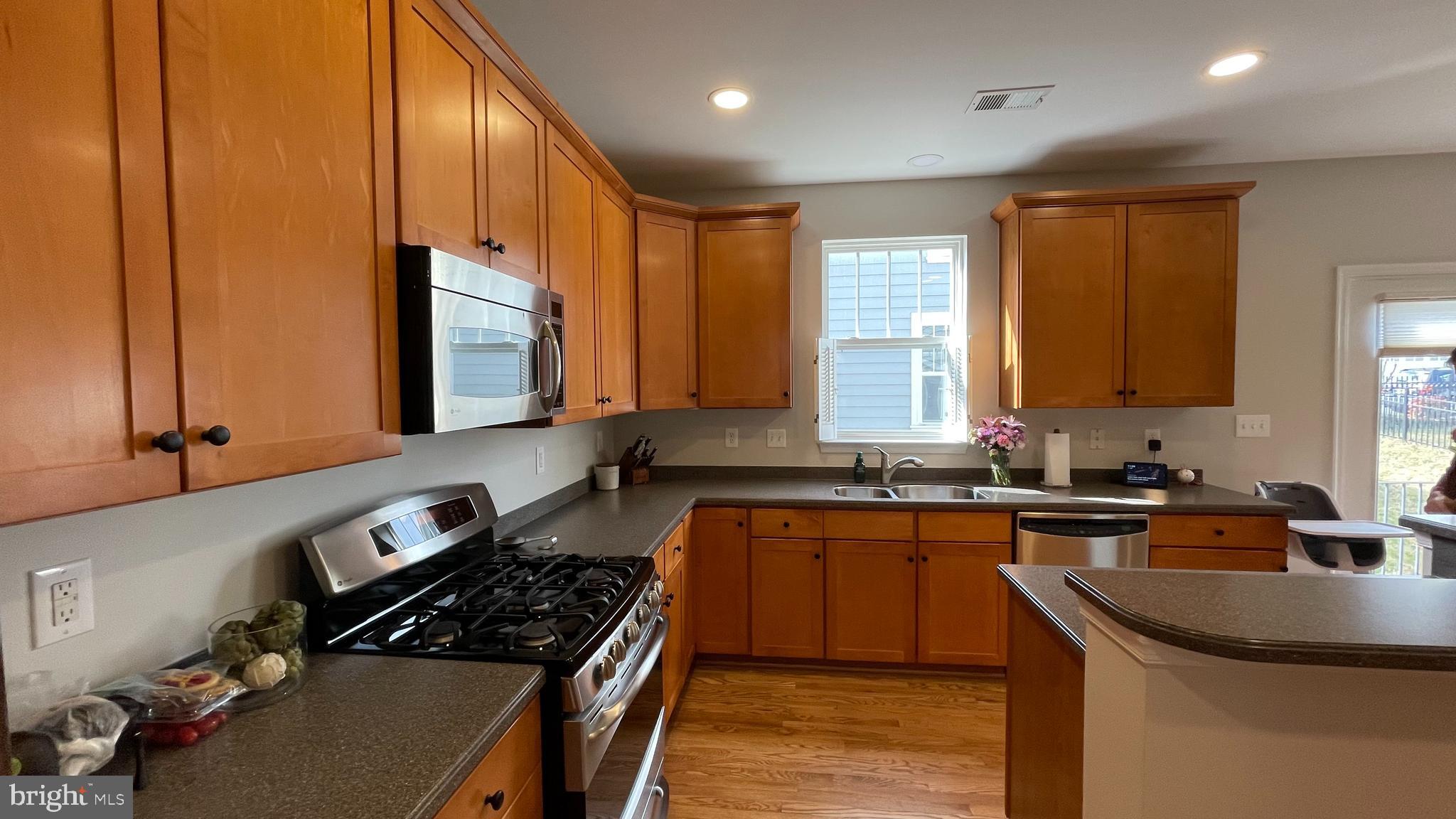 VILLAGE OF IDLEWILD - Residential Lease