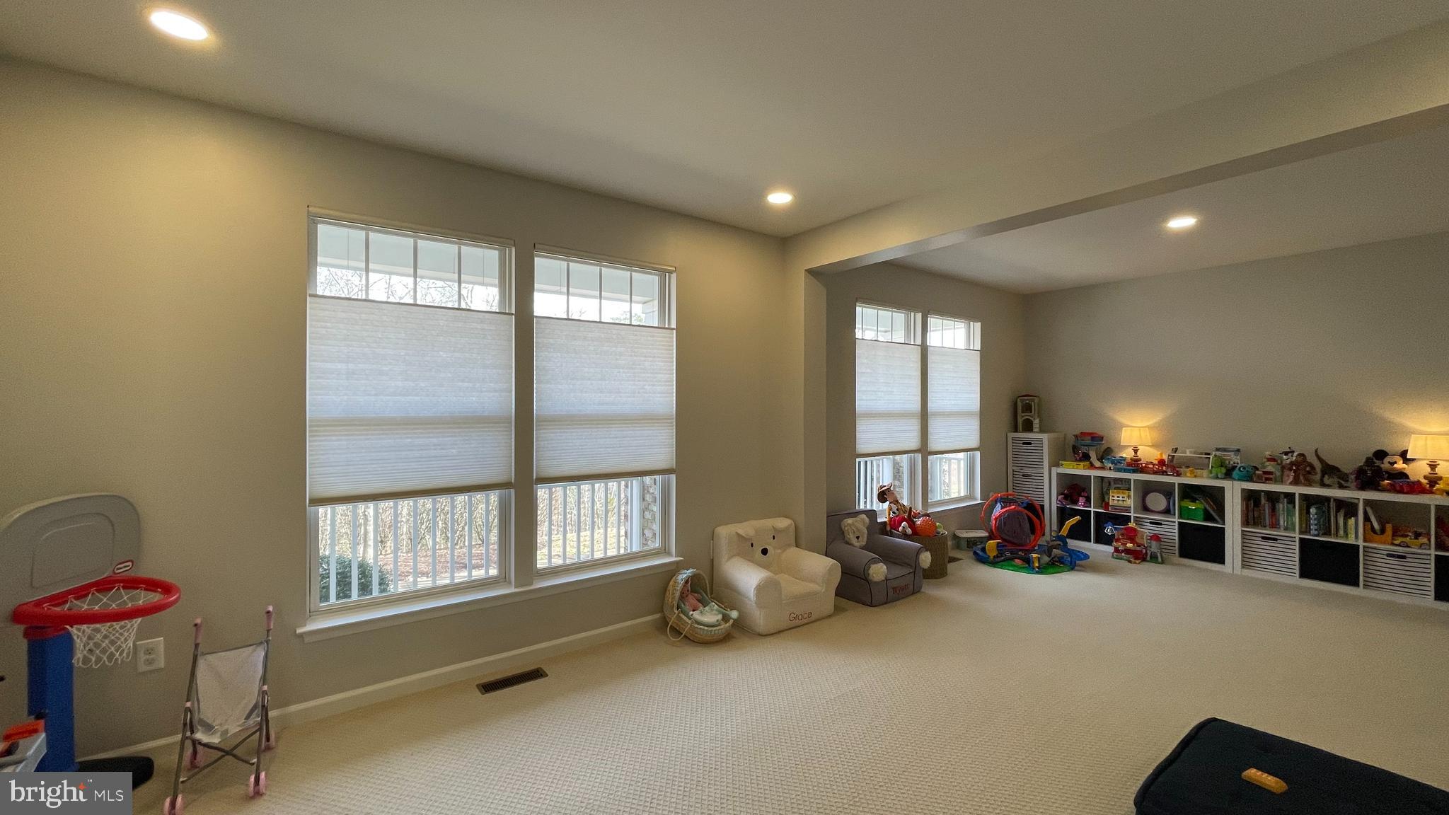 VILLAGE OF IDLEWILD - Residential Lease