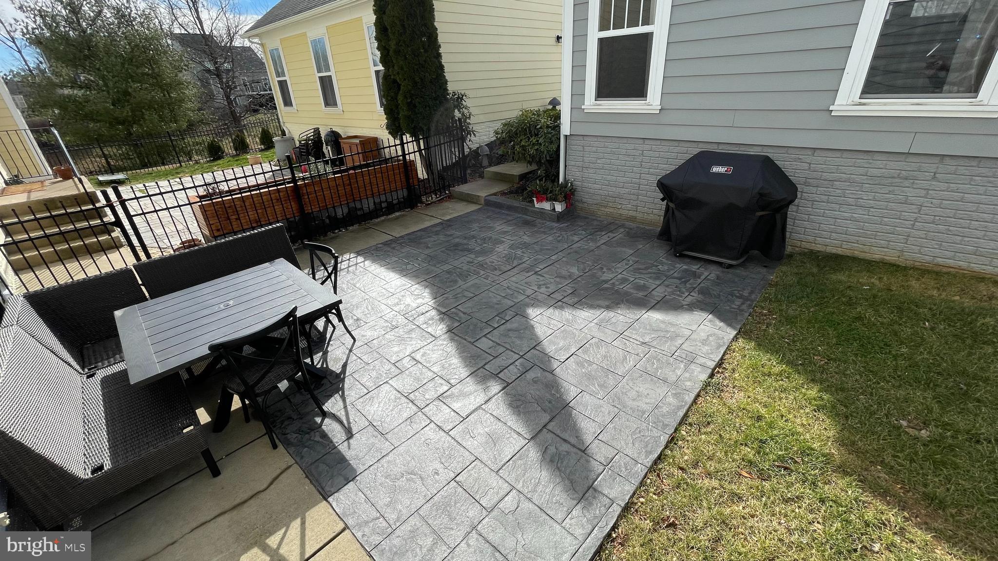 VILLAGE OF IDLEWILD - Residential Lease