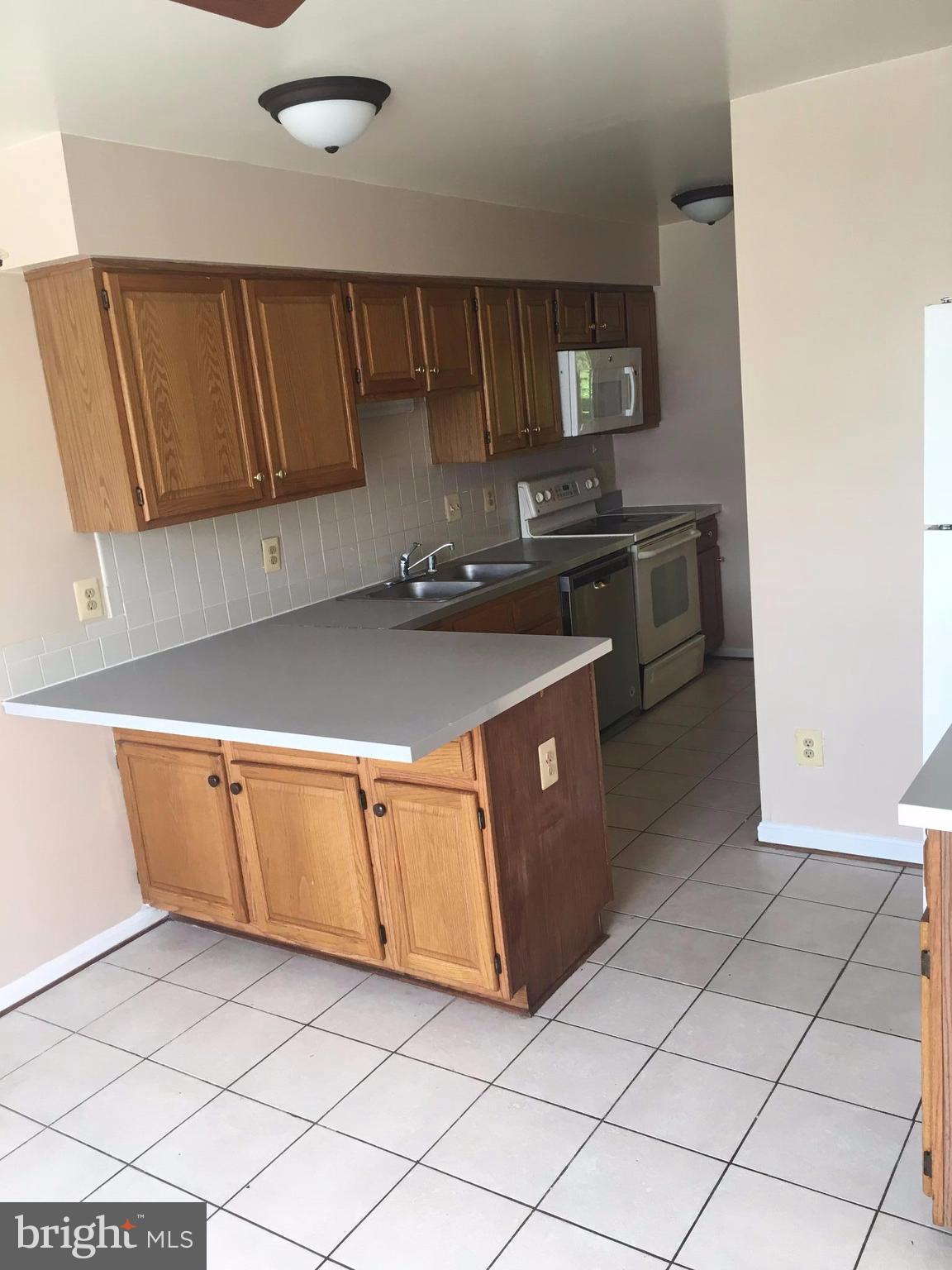 DALE CITY - Residential Lease