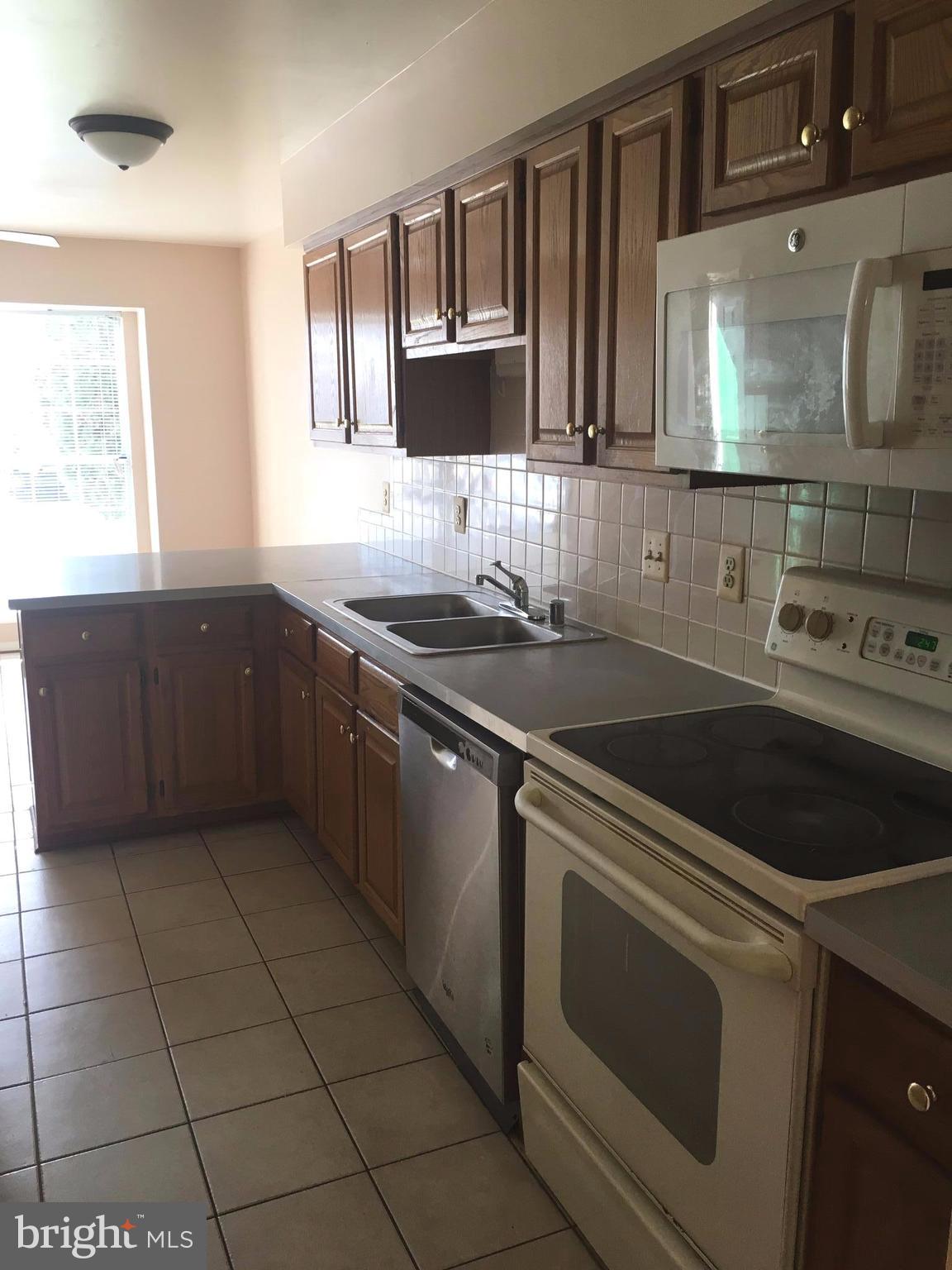 DALE CITY - Residential Lease