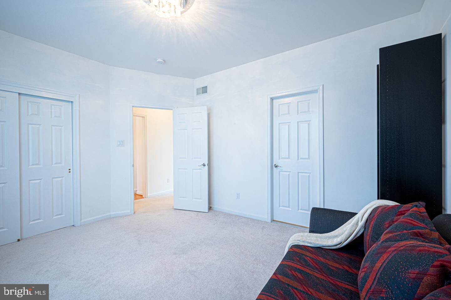 BROAD RUN KNOLL - Residential