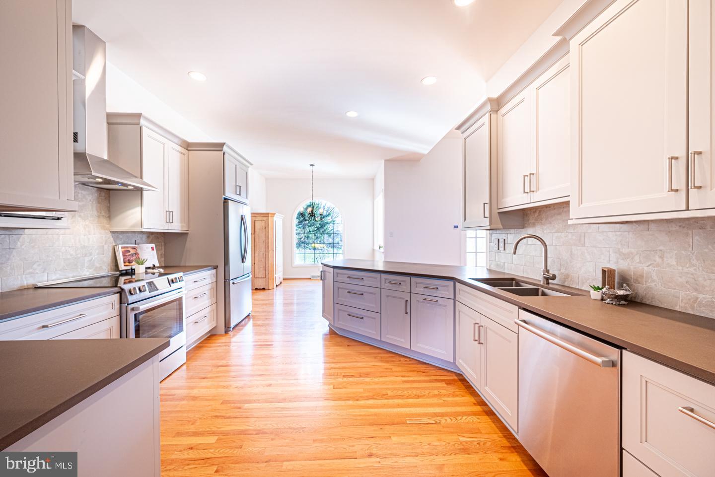 BROAD RUN KNOLL - Residential