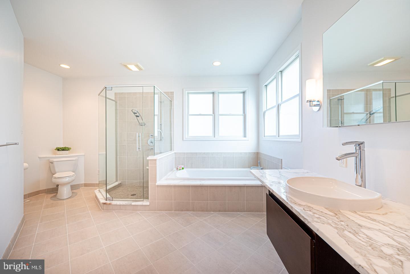 BROAD RUN KNOLL - Residential