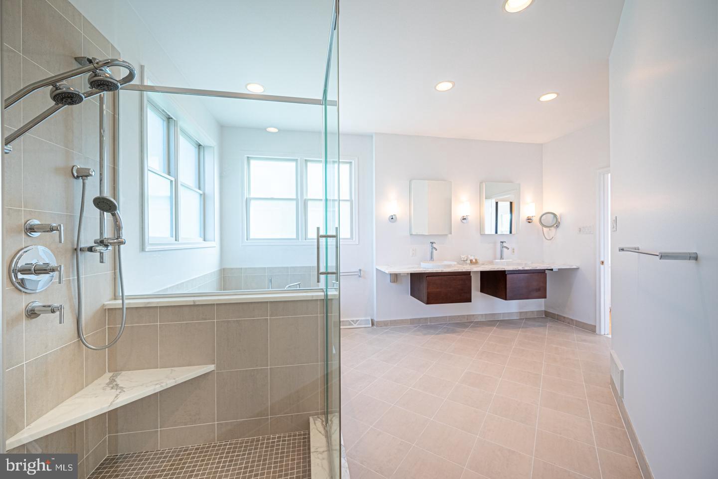 BROAD RUN KNOLL - Residential